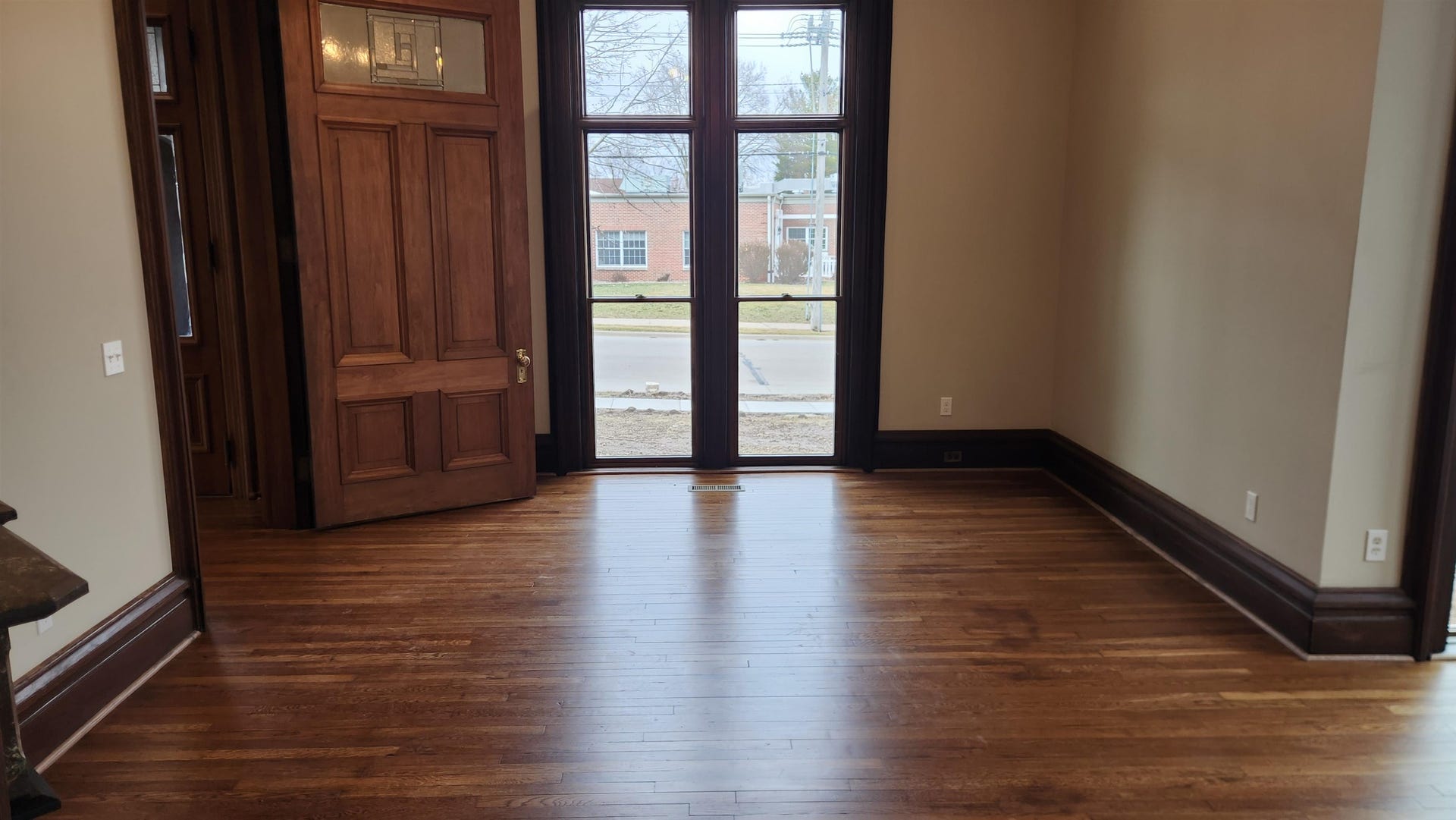 890 W 3rd Street, Dubuque, IA 52001 890 W 3rd Street, Dubuque, IA 52001