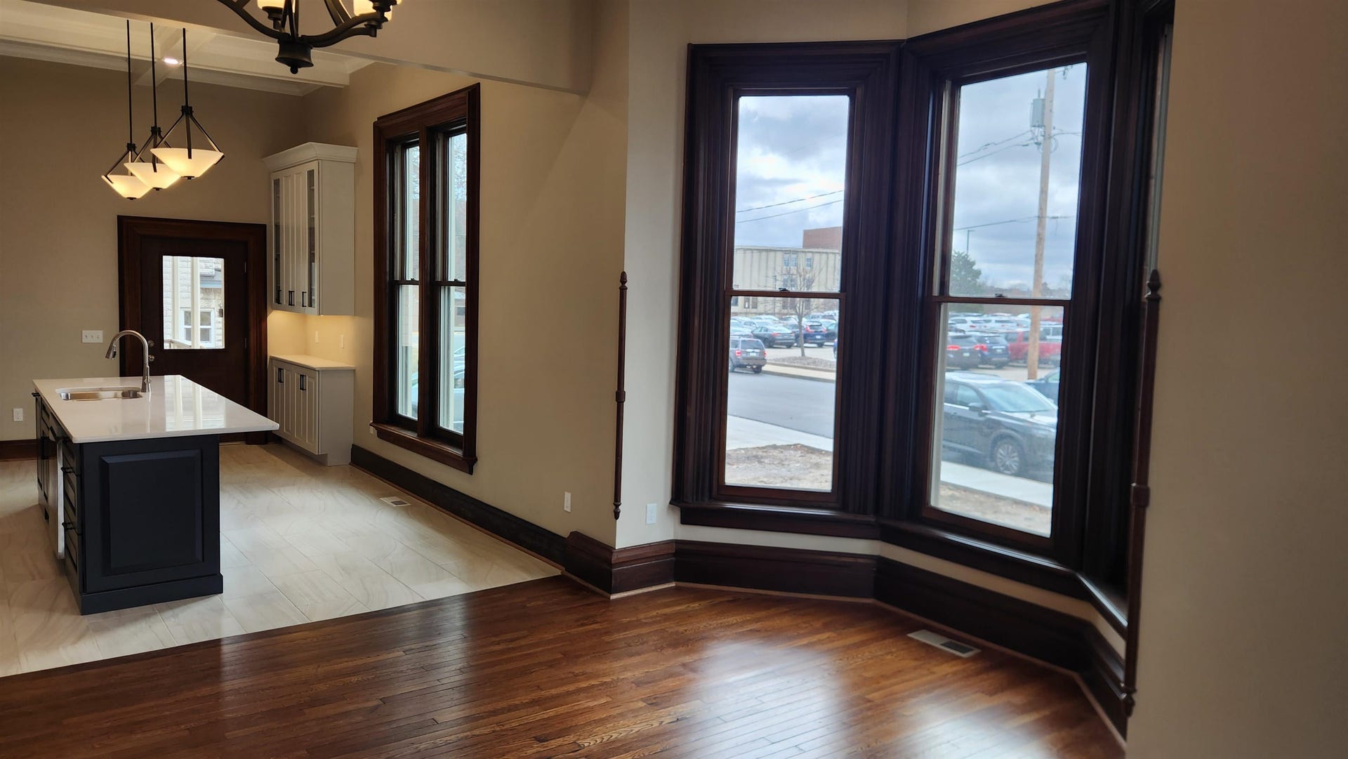890 W 3rd Street, Dubuque, IA 52001 890 W 3rd Street, Dubuque, IA 52001