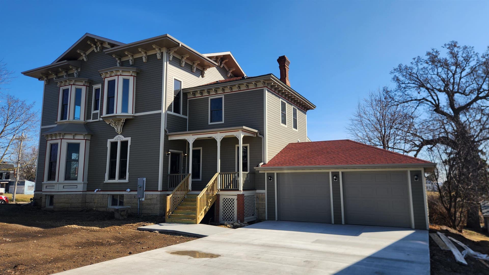 890 W 3rd Street, Dubuque, IA 52001 890 W 3rd Street, Dubuque, IA 52001