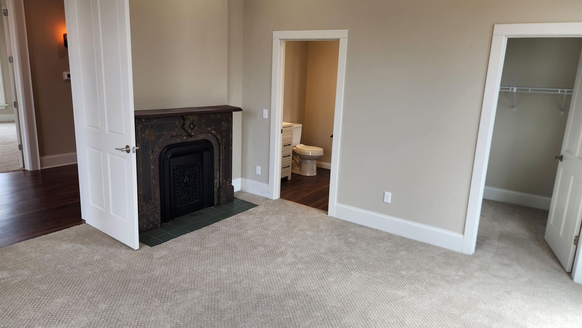 890 W 3rd Street, Dubuque, IA 52001 890 W 3rd Street, Dubuque, IA 52001