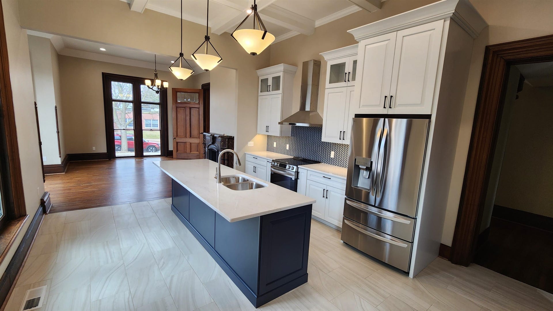 890 W 3rd Street, Dubuque, IA 52001 890 W 3rd Street, Dubuque, IA 52001