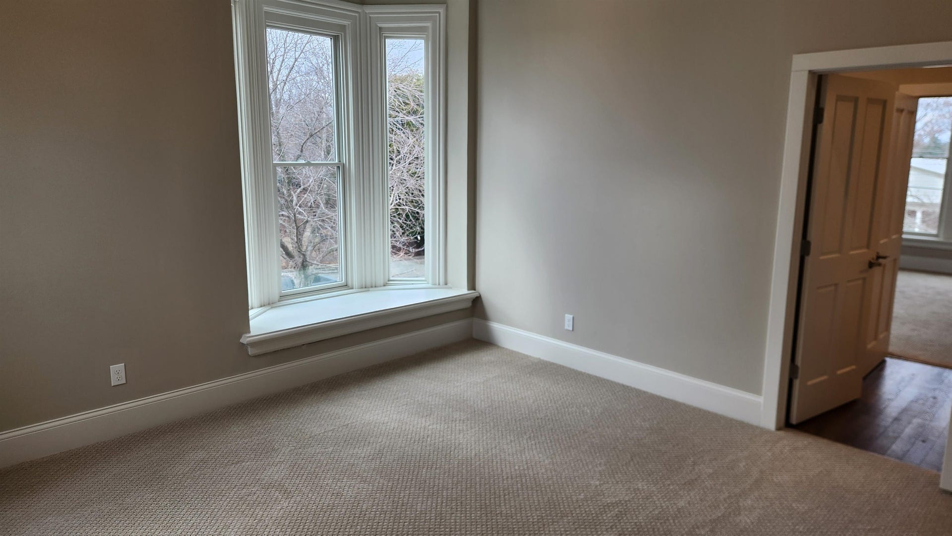 890 W 3rd Street, Dubuque, IA 52001 890 W 3rd Street, Dubuque, IA 52001
