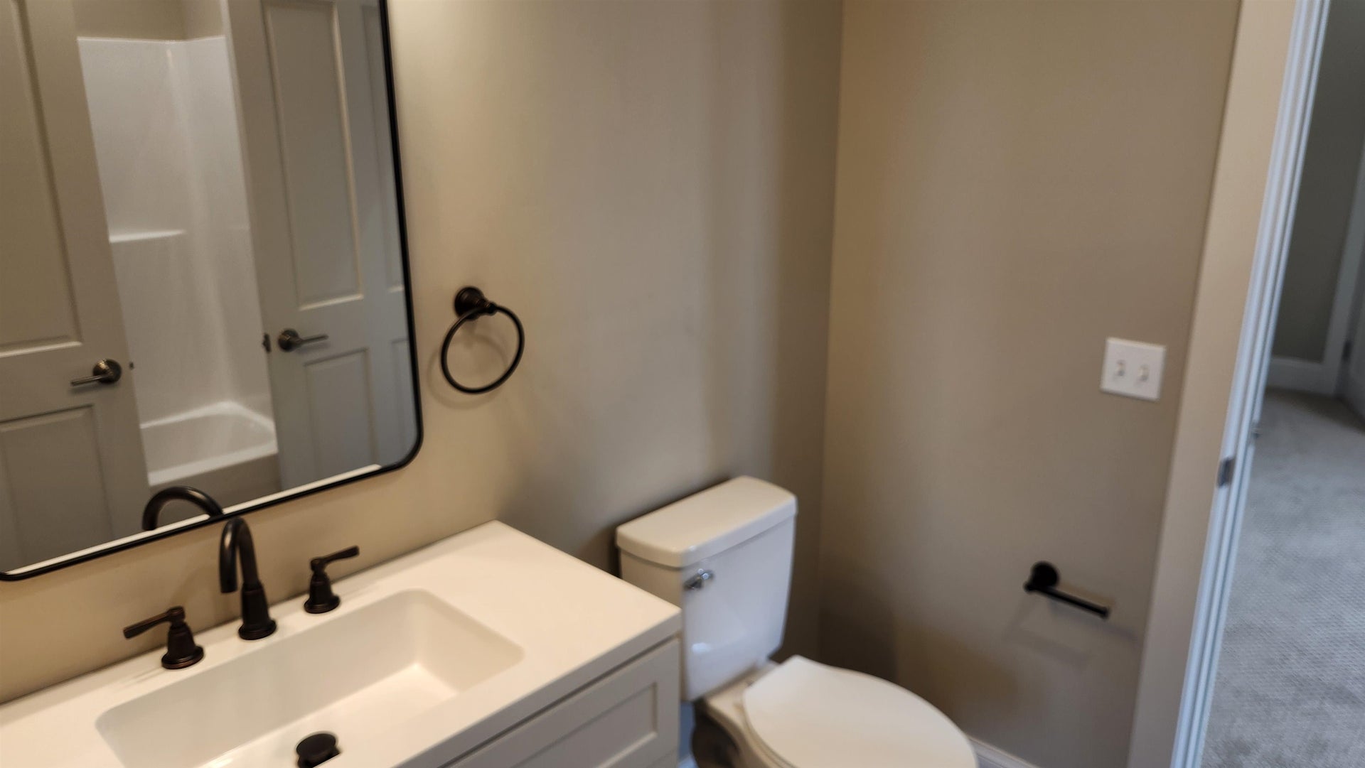 890 W 3rd Street, Dubuque, IA 52001 890 W 3rd Street, Dubuque, IA 52001
