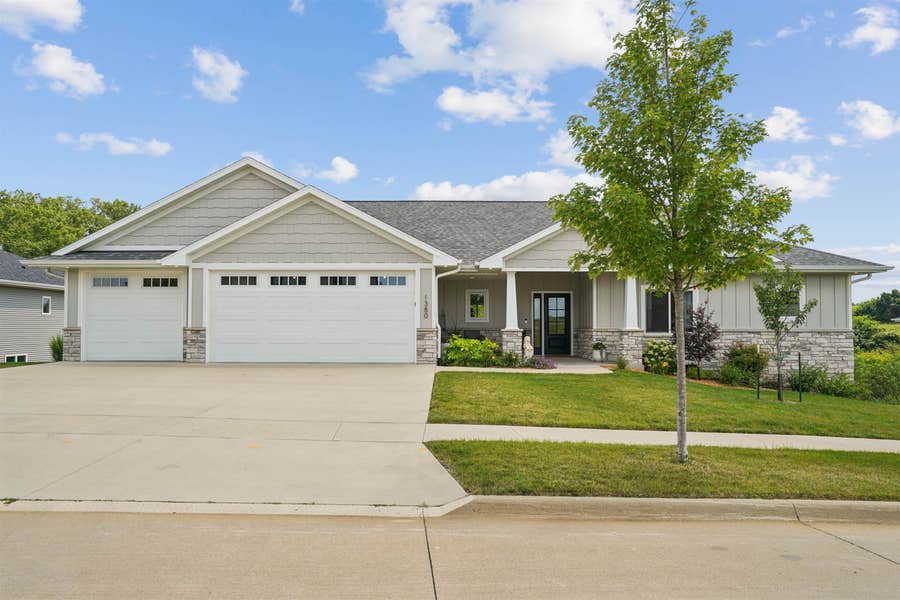 Property photo for 1380 Cedar Trail, Dubuque, IA