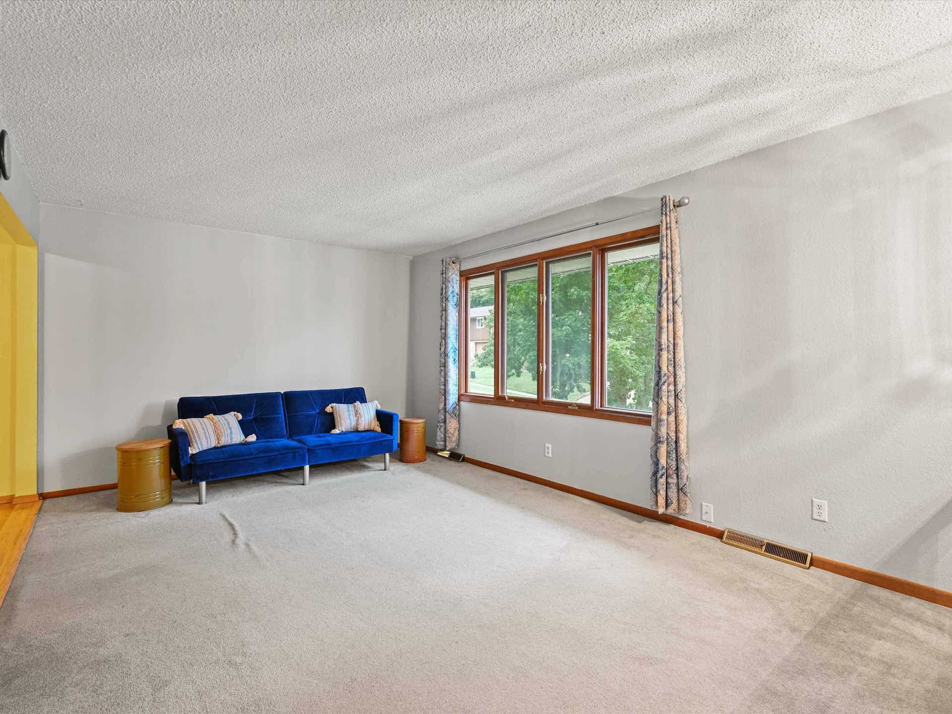 2920 Wildwood Drive, Dubuque, IA 52001 2920 Wildwood Drive, Dubuque, IA 52001
