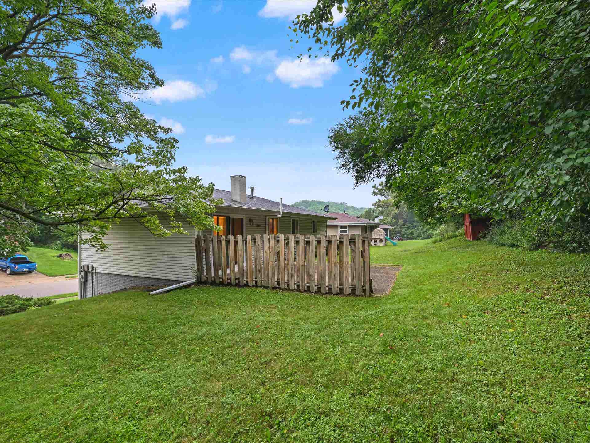 2920 Wildwood Drive, Dubuque, IA 52001 2920 Wildwood Drive, Dubuque, IA 52001