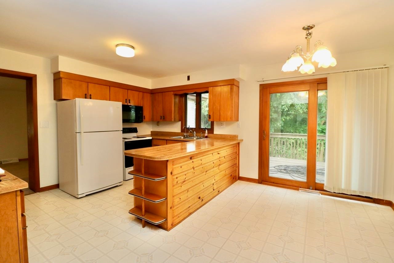 8881 Metropolitan Heights, Dubuque, IA 52003 8881 Metropolitan Heights, Dubuque, IA 52003