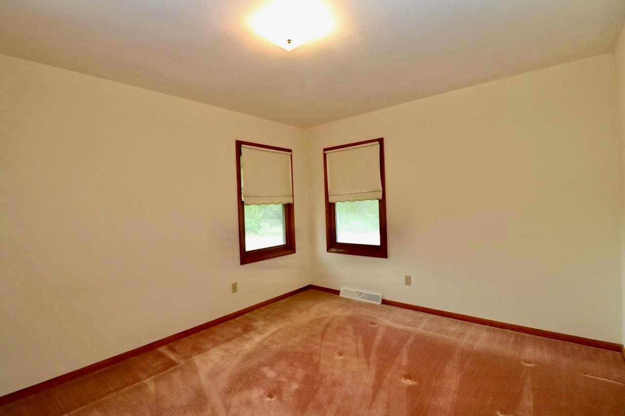 8881 Metropolitan Heights, Dubuque, IA 52003 8881 Metropolitan Heights, Dubuque, IA 52003