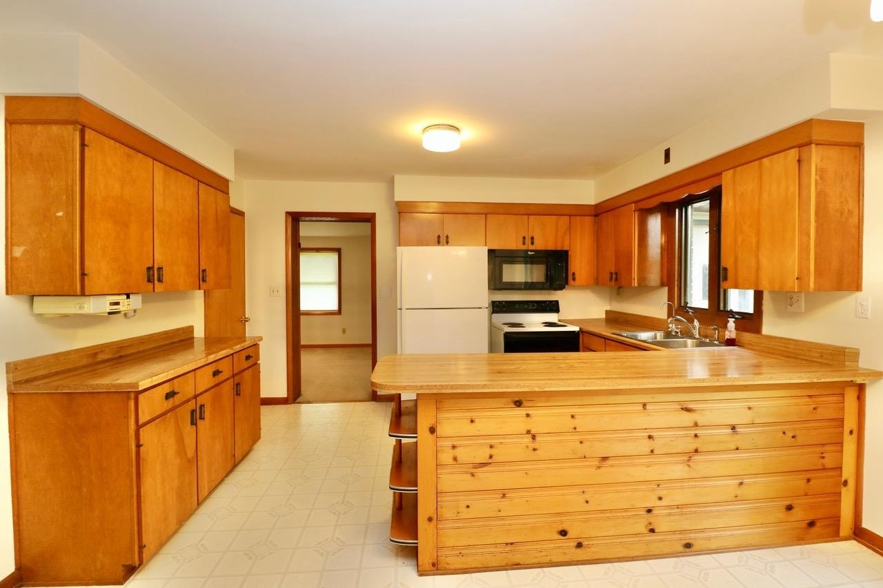 8881 Metropolitan Heights, Dubuque, IA 52003 8881 Metropolitan Heights, Dubuque, IA 52003