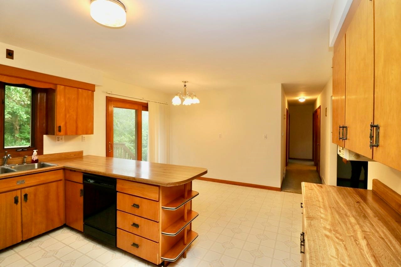 8881 Metropolitan Heights, Dubuque, IA 52003 8881 Metropolitan Heights, Dubuque, IA 52003