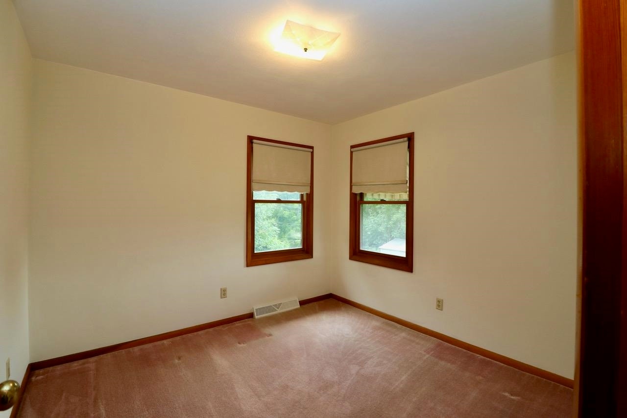 8881 Metropolitan Heights, Dubuque, IA 52003 8881 Metropolitan Heights, Dubuque, IA 52003