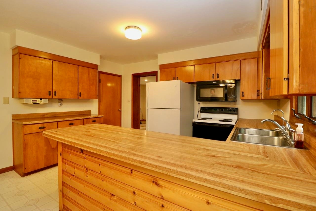 8881 Metropolitan Heights, Dubuque, IA 52003 8881 Metropolitan Heights, Dubuque, IA 52003