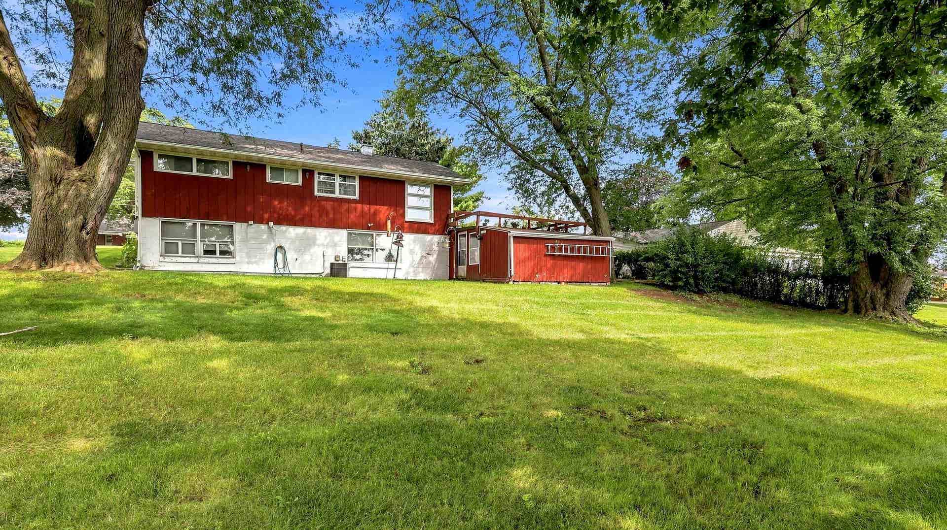 3017 John F Kennedy Road, Dubuque, IA 52002 3017 John F Kennedy Road, Dubuque, IA 52002