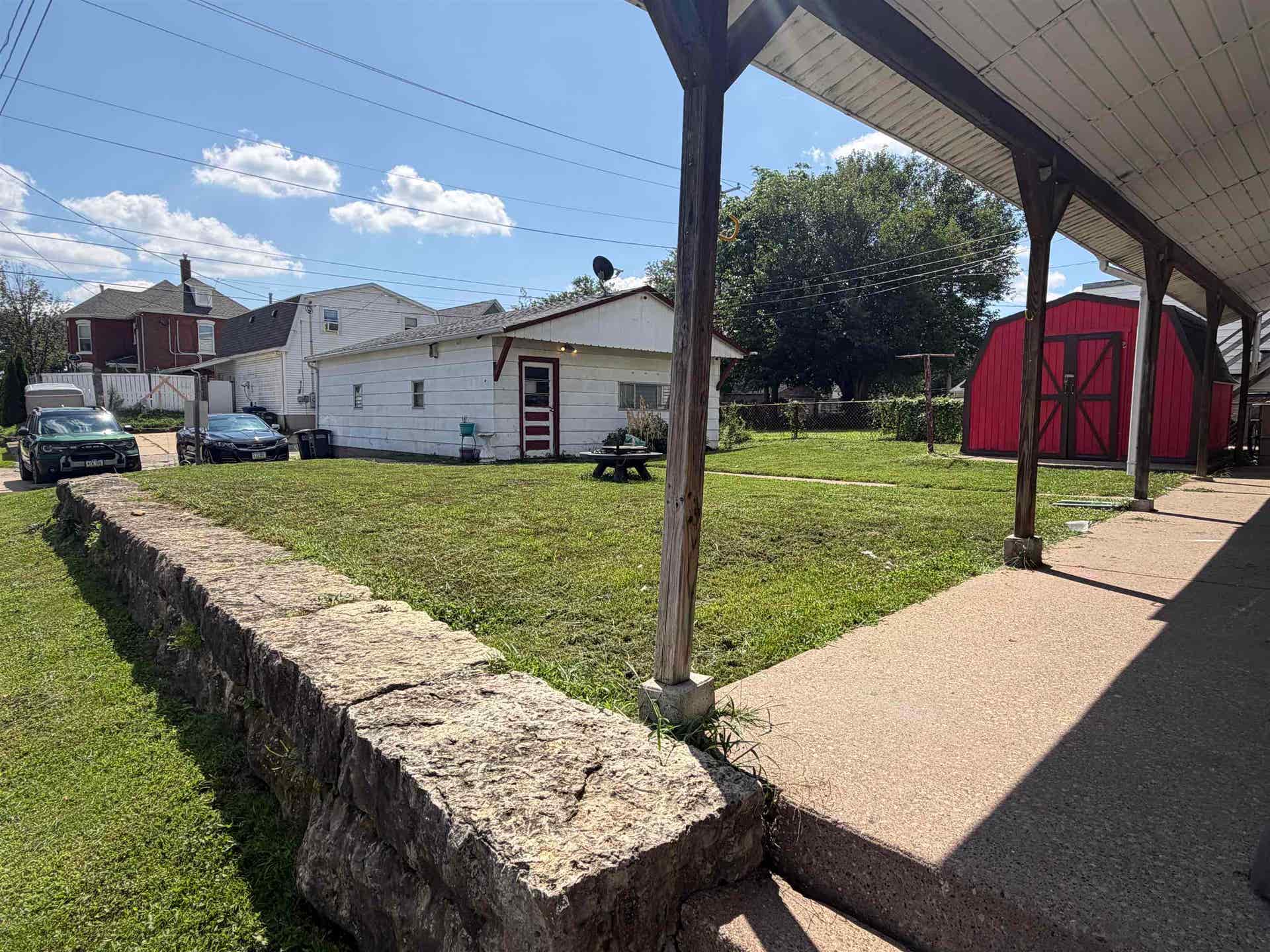 828-830 Rhomberg Avenue, Dubuque, IA 52001 828-830 Rhomberg Avenue, Dubuque, IA 52001