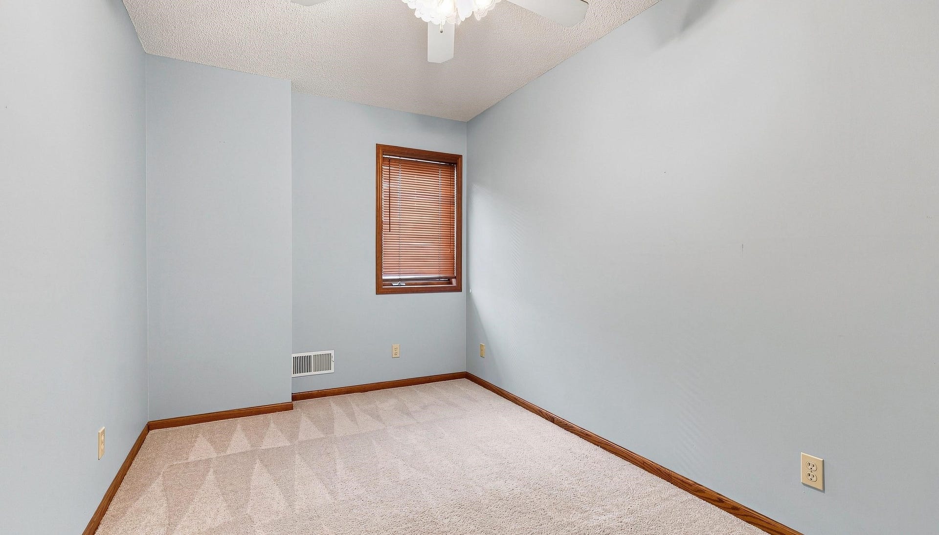 3113 Pasadena, #34 Court, #Unit 34, Dubuque, IA 52001 3113 Pasadena, #34 Court, #Unit 34, Dubuque, IA 52001