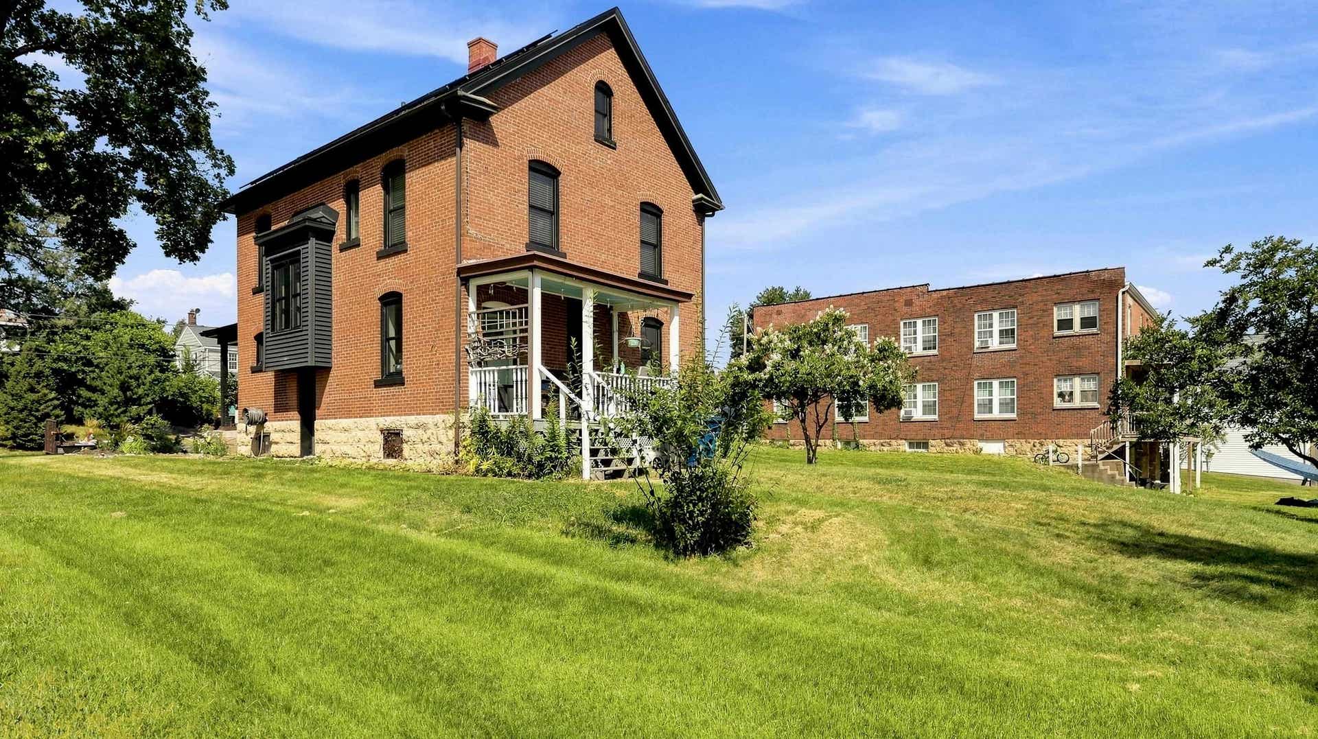 1765 S Grandview Avenue, Dubuque, IA 52003 1765 S Grandview Avenue, Dubuque, IA 52003