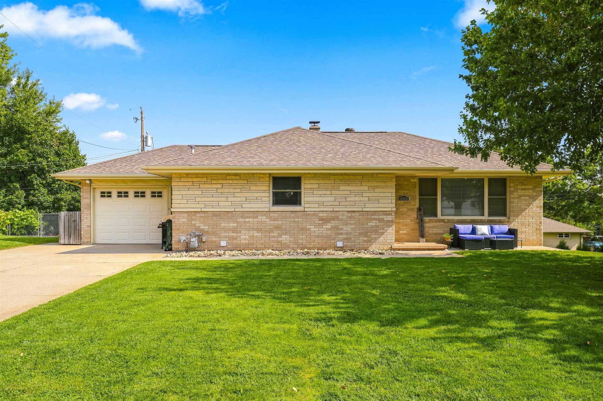9593 Monticello Drive, Dubuque, IA 52003 9593 Monticello Drive, Dubuque, IA 52003