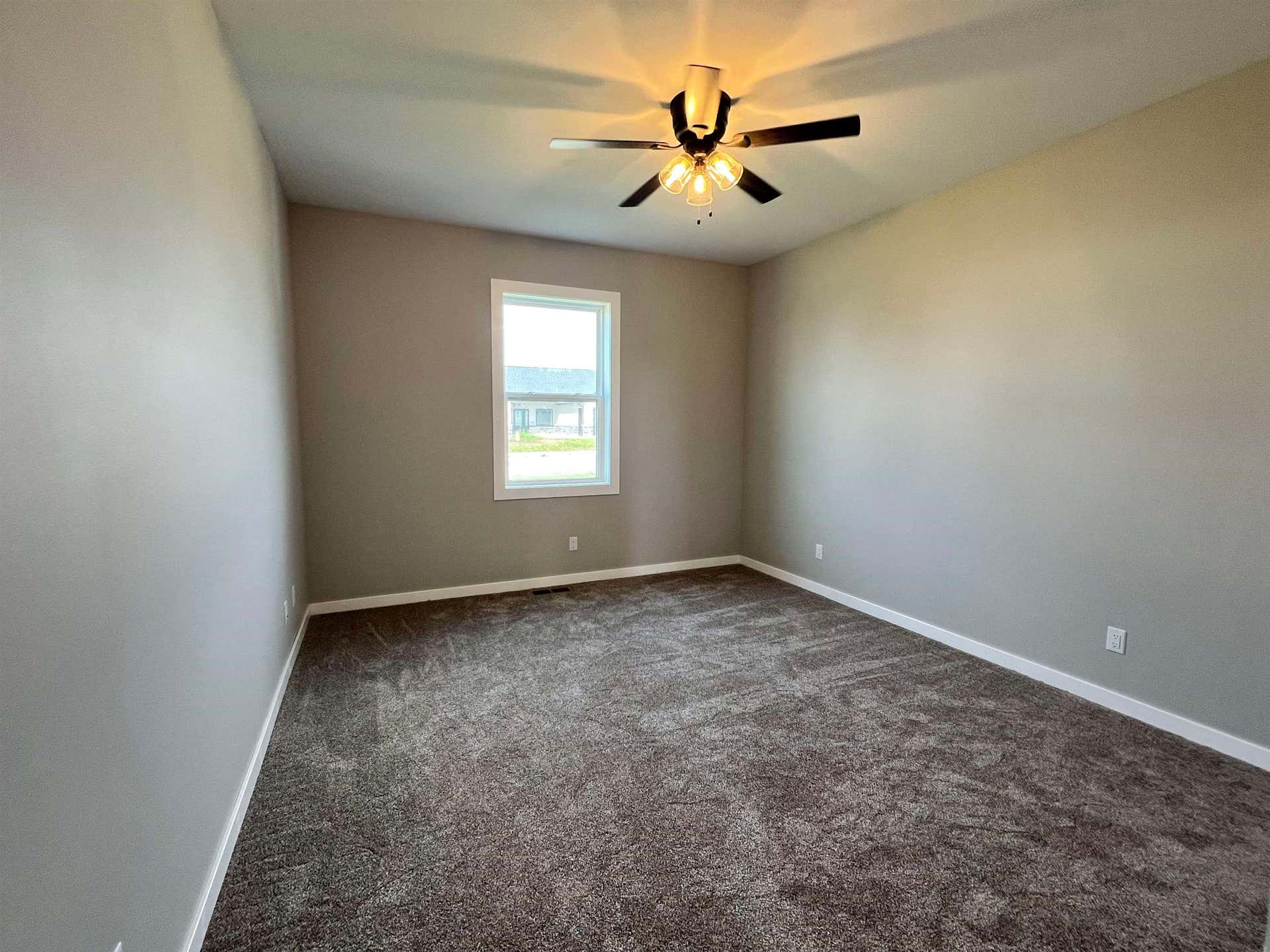 440 Gavin Circle, Peosta, IA 52068 440 Gavin Circle, Peosta, IA 52068
