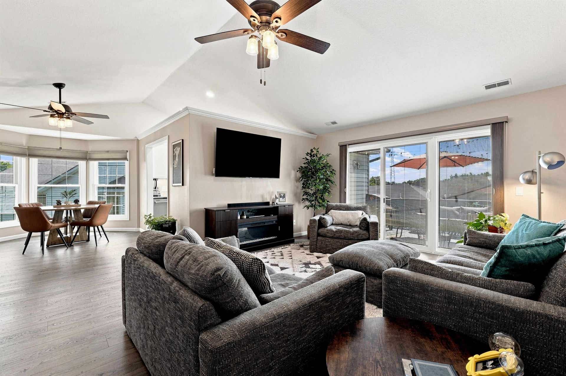 3274 Lake Ridge Drive, #Unit D, Dubuque, IA 52003 3274 Lake Ridge Drive, #Unit D, Dubuque, IA 52003
