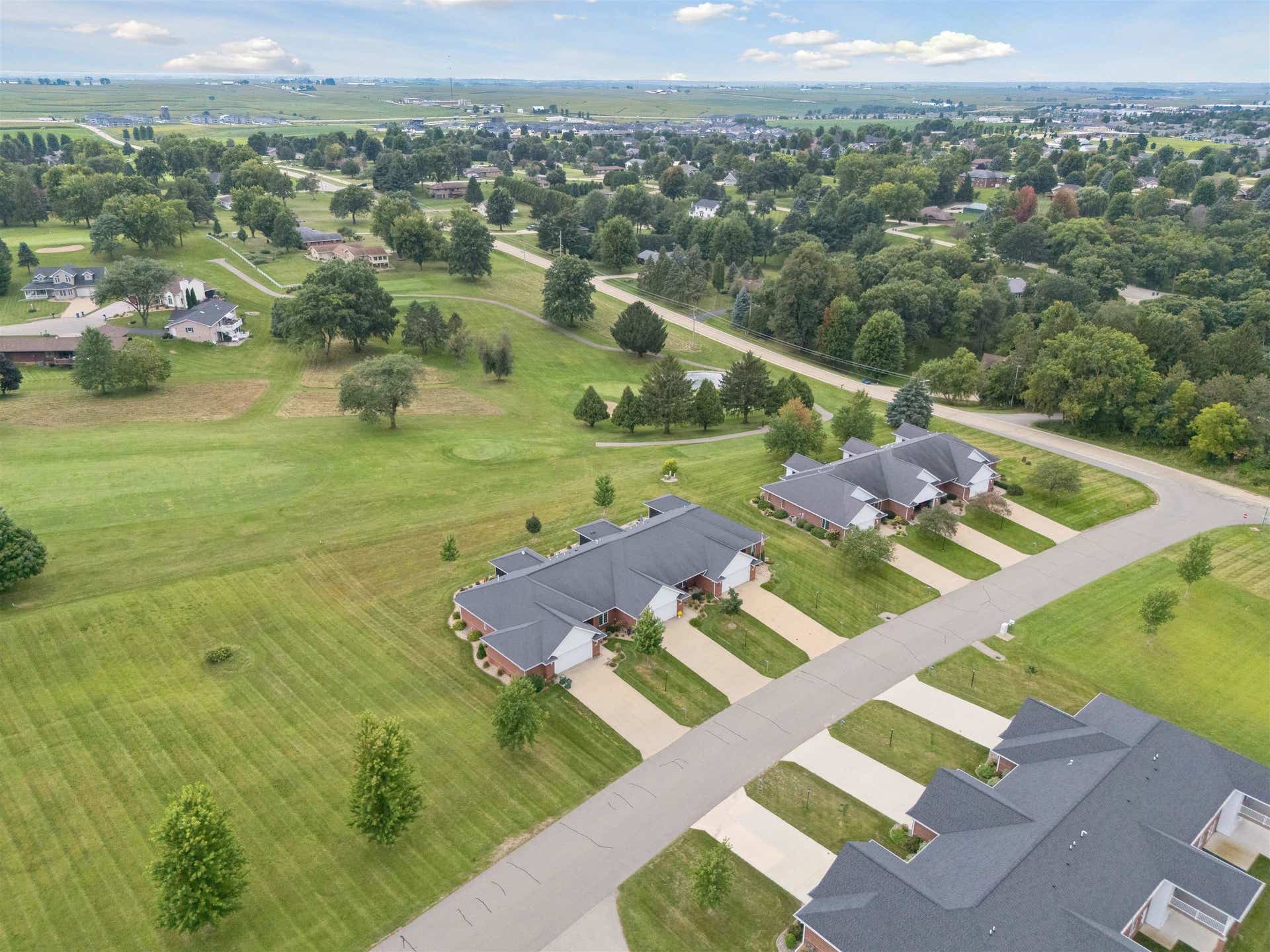 16936 Thunder Ridge Drive, Peosta, IA 52068 16936 Thunder Ridge Drive, Peosta, IA 52068