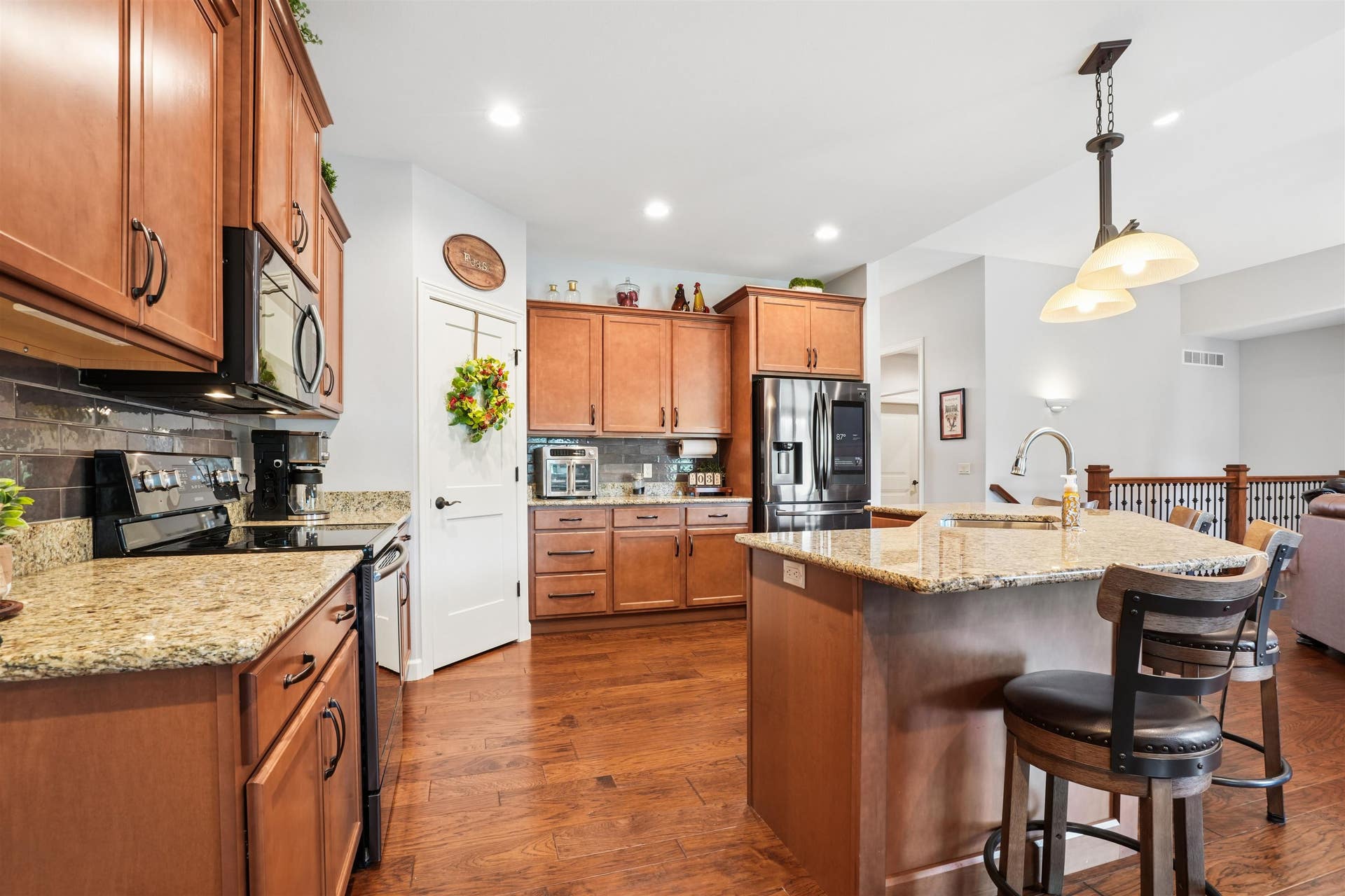 16936 Thunder Ridge Drive, Peosta, IA 52068 16936 Thunder Ridge Drive, Peosta, IA 52068