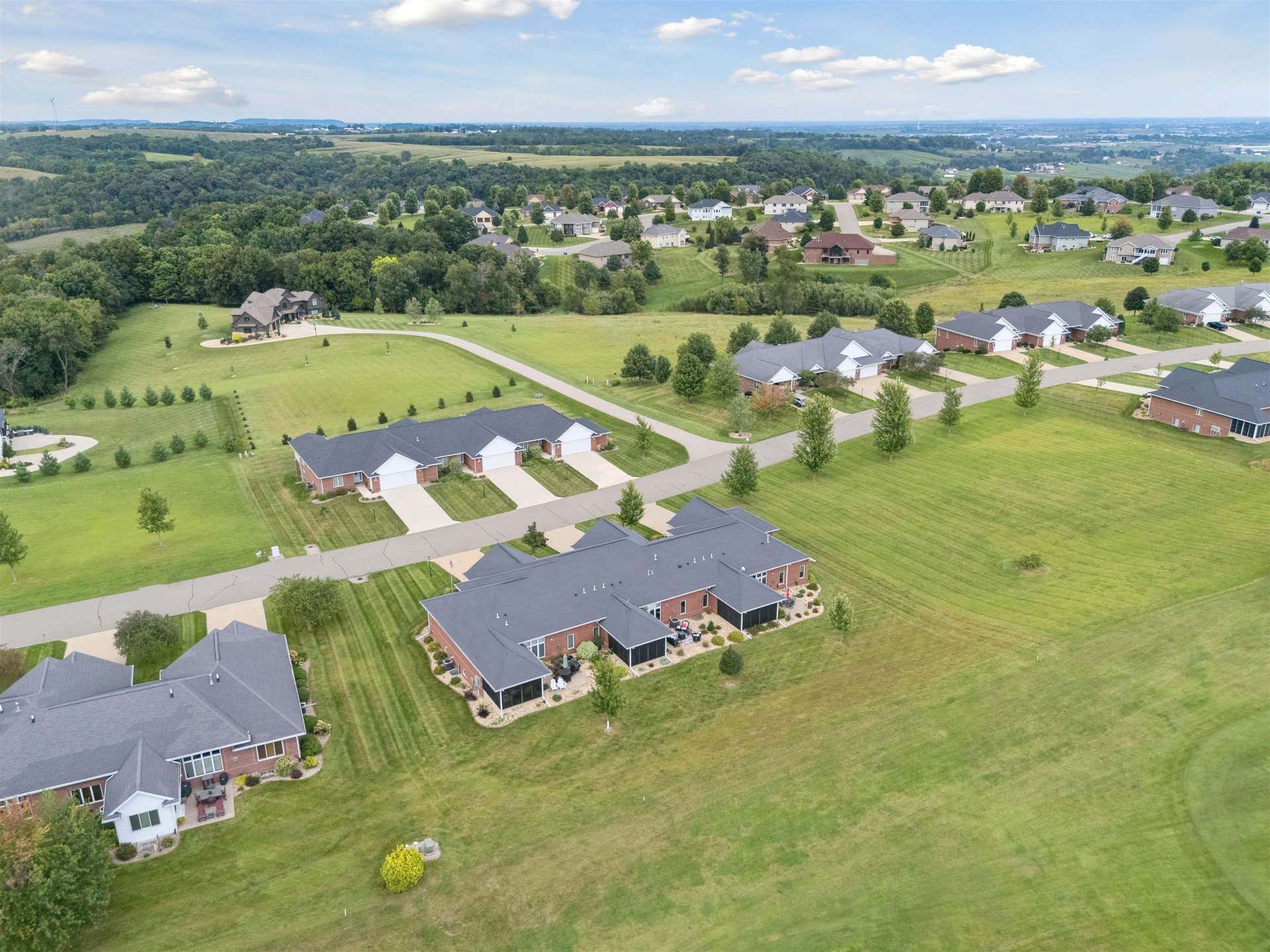 16936 Thunder Ridge Drive, Peosta, IA 52068 16936 Thunder Ridge Drive, Peosta, IA 52068