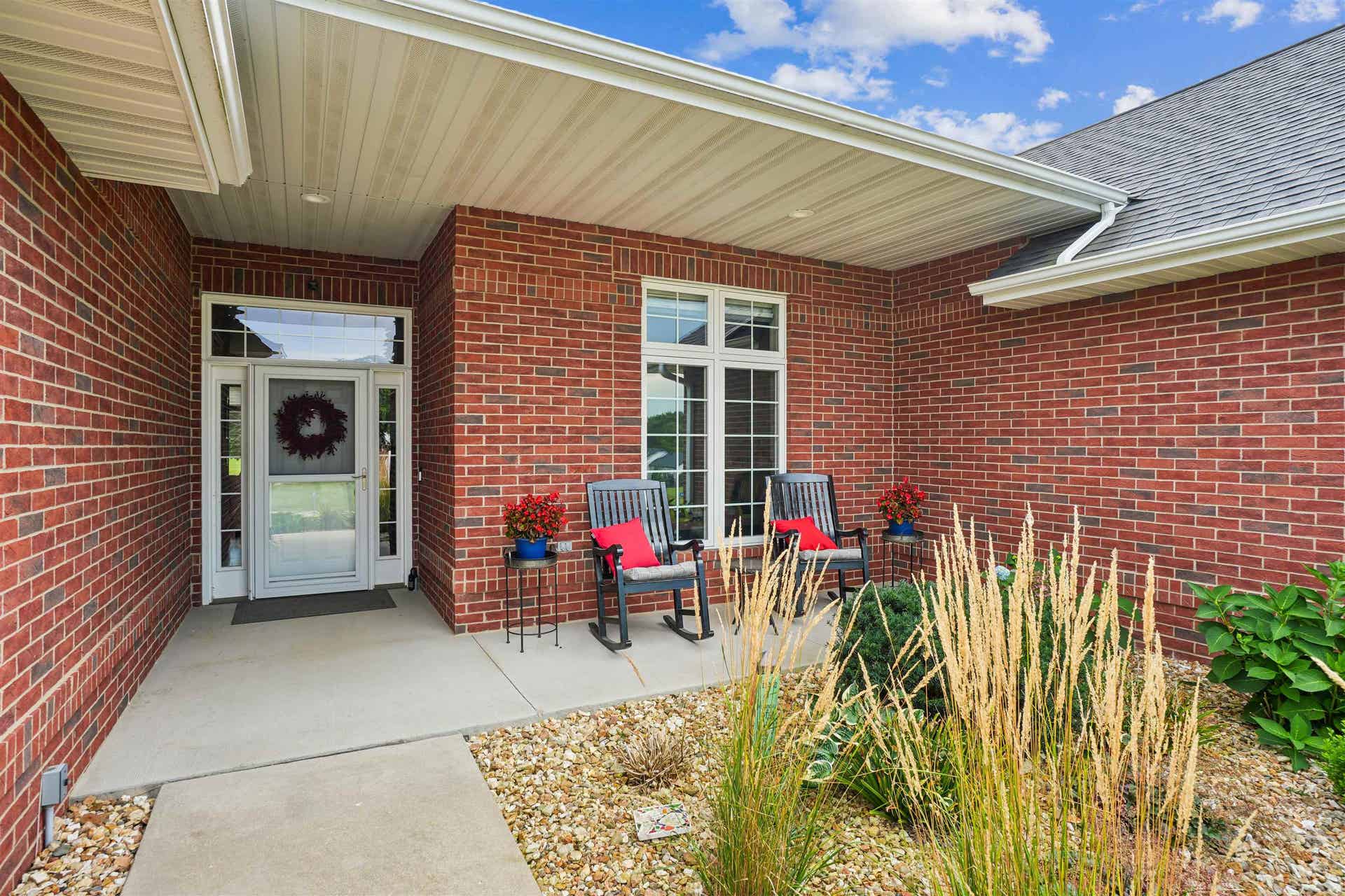 16936 Thunder Ridge Drive, Peosta, IA 52068 16936 Thunder Ridge Drive, Peosta, IA 52068