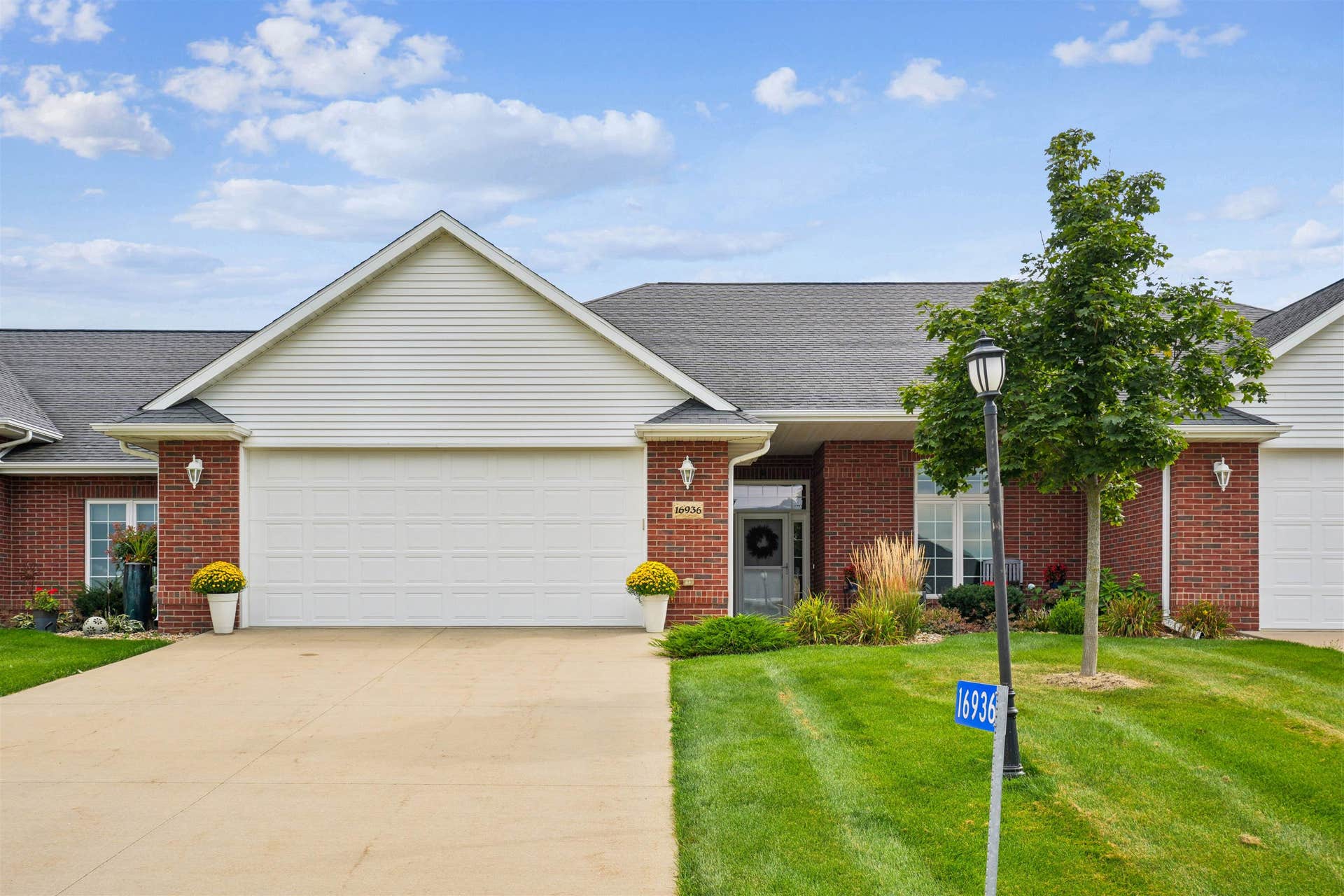 16936 Thunder Ridge Drive, Peosta, IA 52068 16936 Thunder Ridge Drive, Peosta, IA 52068