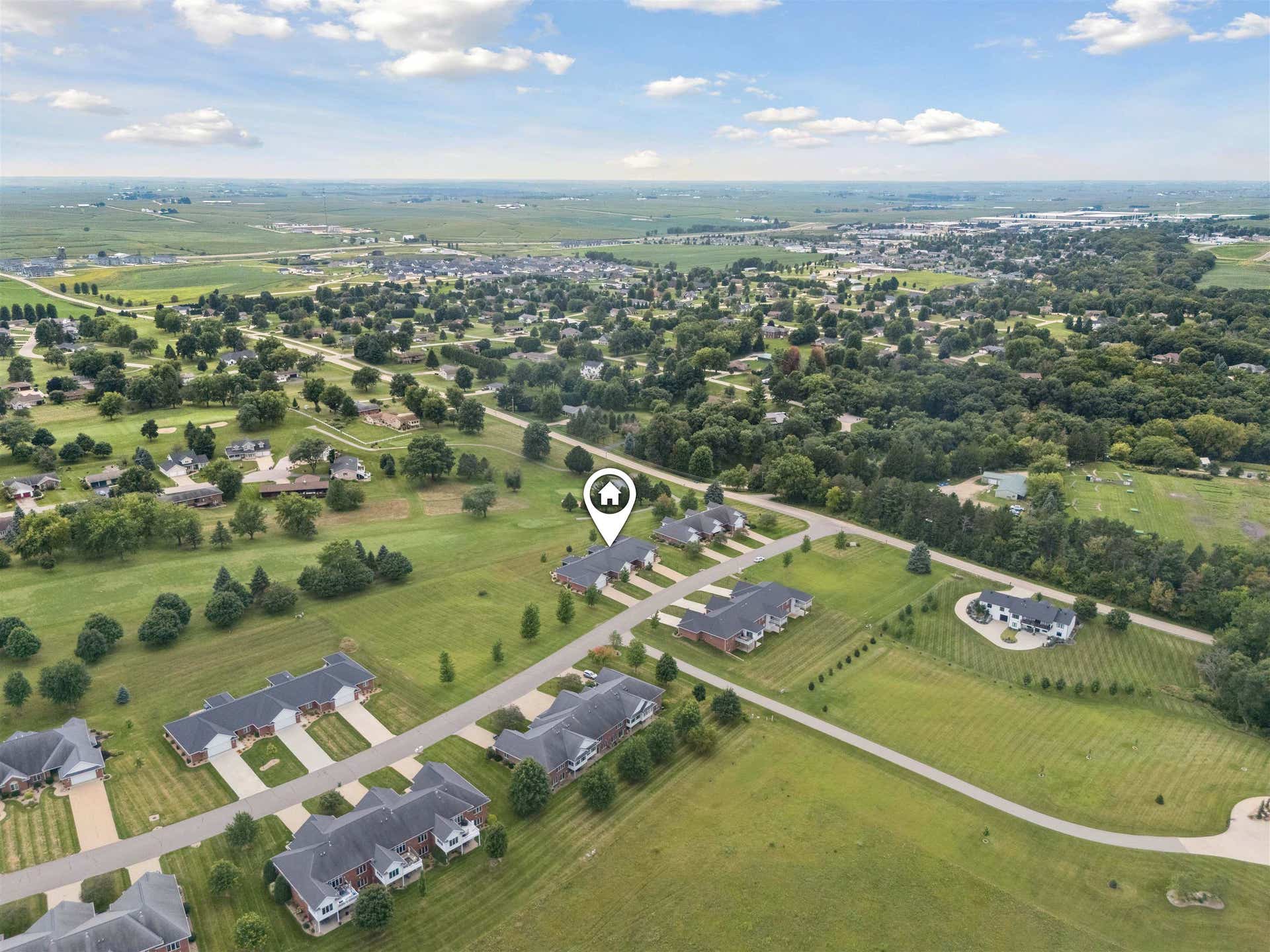 16936 Thunder Ridge Drive, Peosta, IA 52068 16936 Thunder Ridge Drive, Peosta, IA 52068