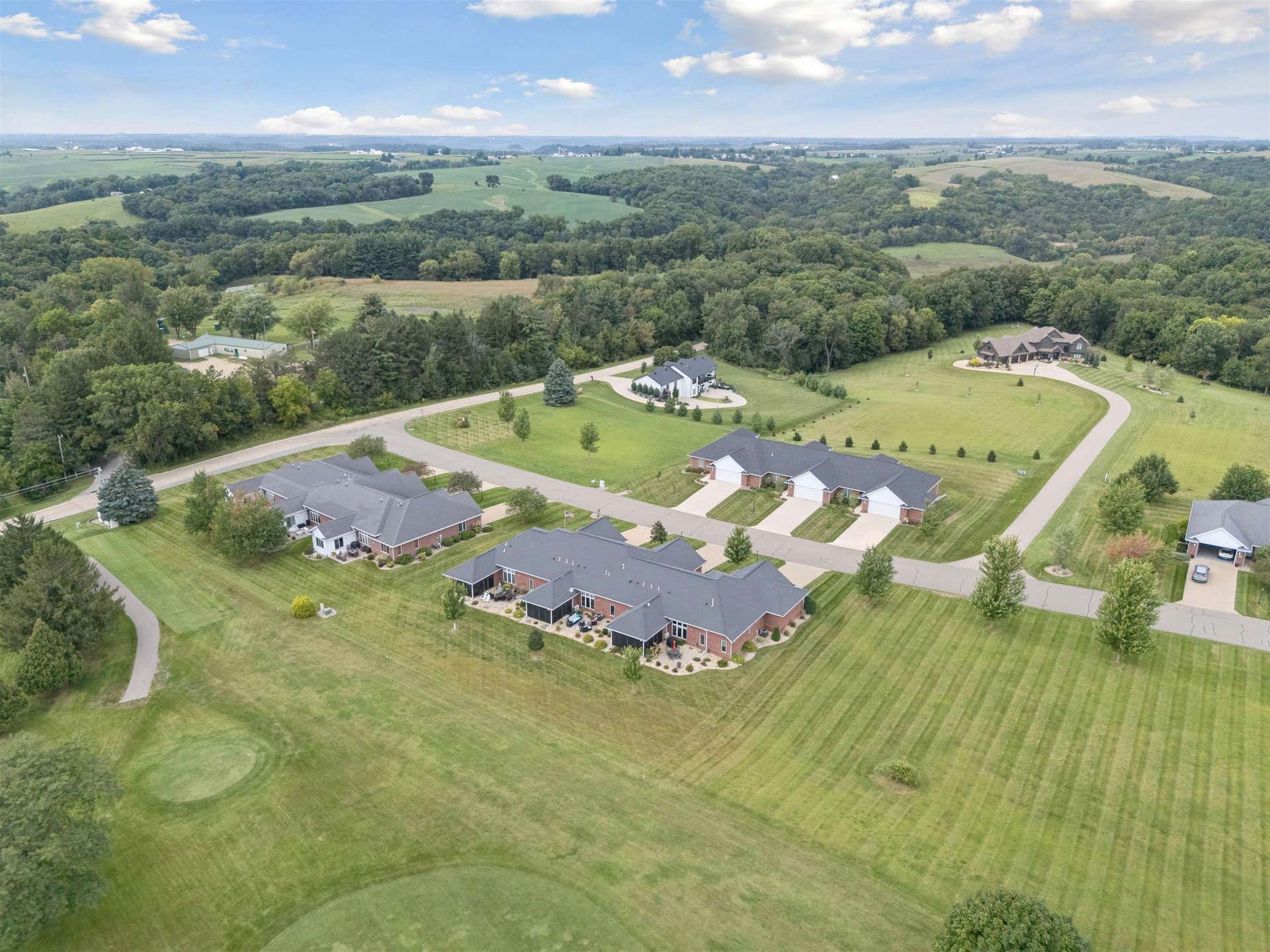 16936 Thunder Ridge Drive, Peosta, IA 52068 16936 Thunder Ridge Drive, Peosta, IA 52068