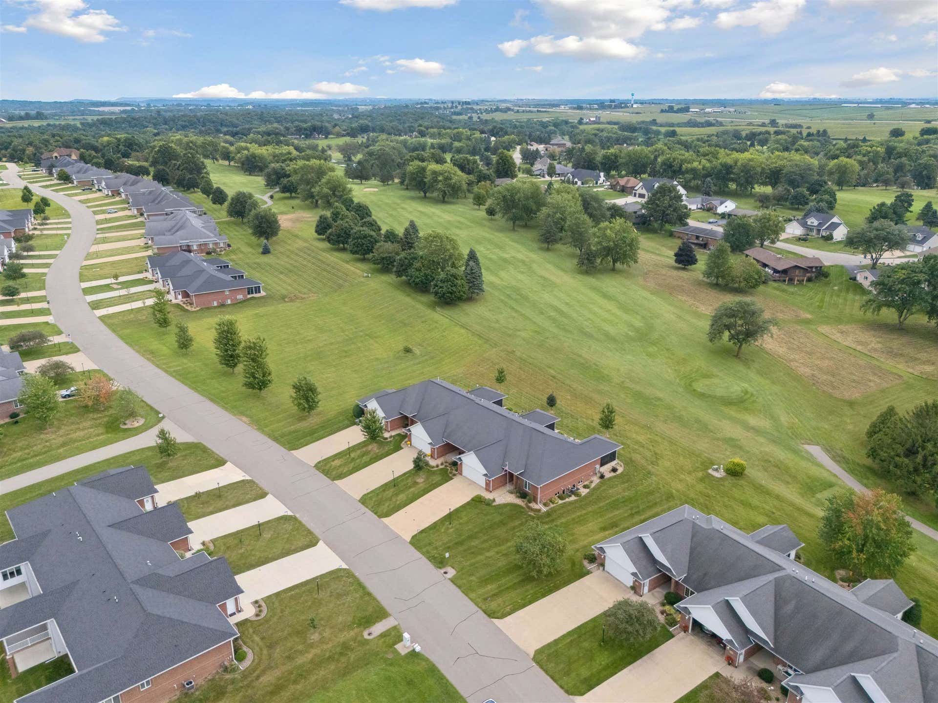 16936 Thunder Ridge Drive, Peosta, IA 52068 16936 Thunder Ridge Drive, Peosta, IA 52068