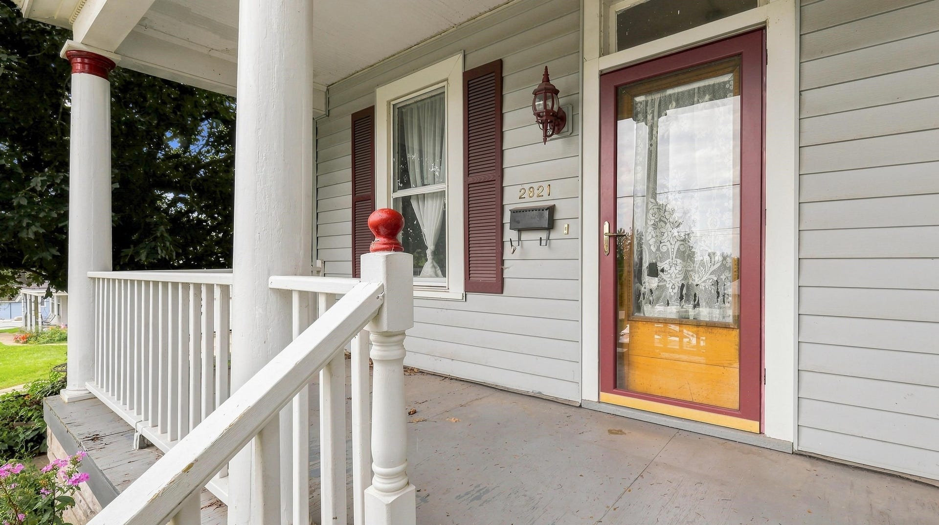 2821 Muscatine Street, Dubuque, IA 52001 2821 Muscatine Street, Dubuque, IA 52001
