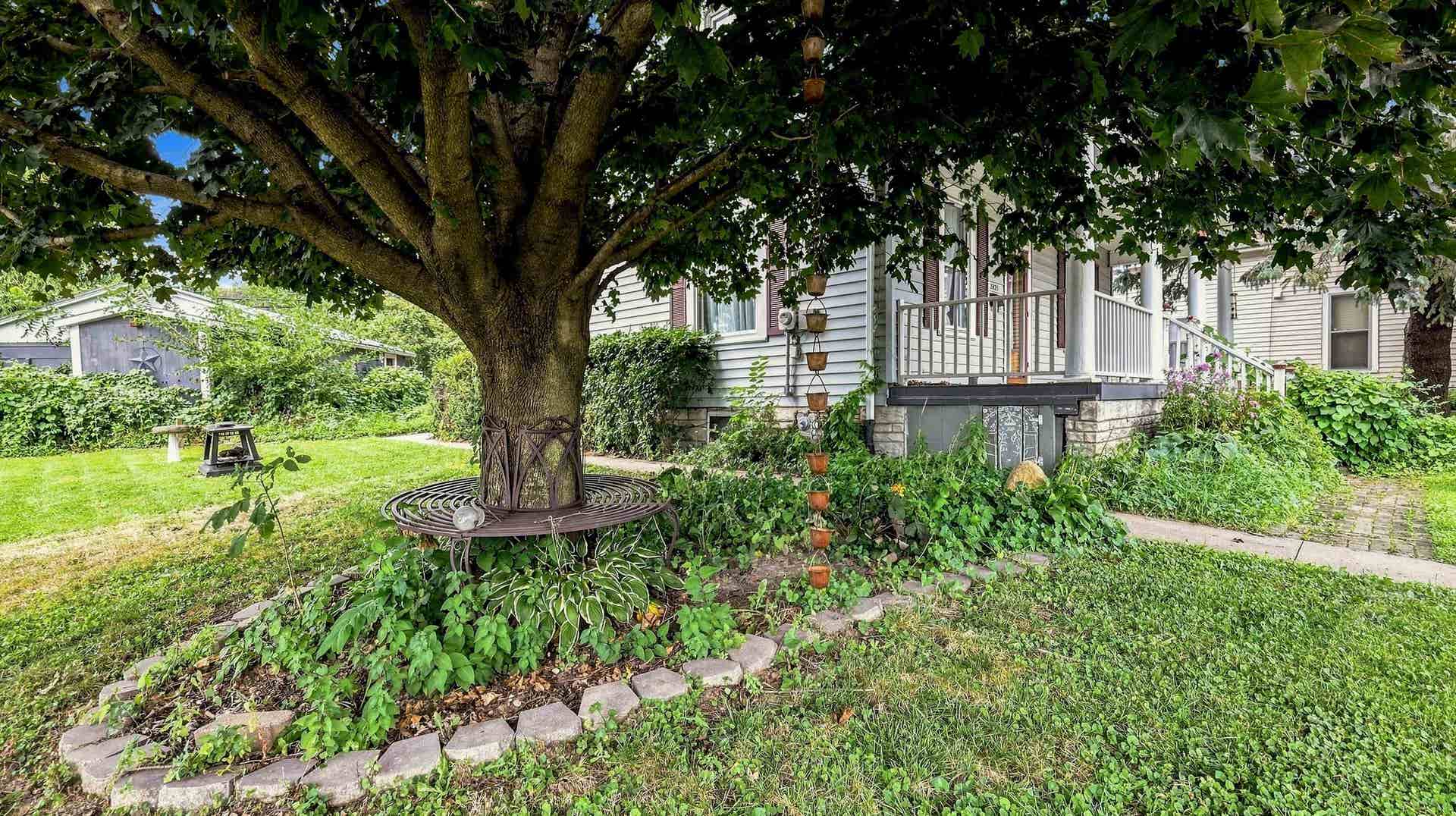 2821 Muscatine Street, Dubuque, IA 52001 2821 Muscatine Street, Dubuque, IA 52001