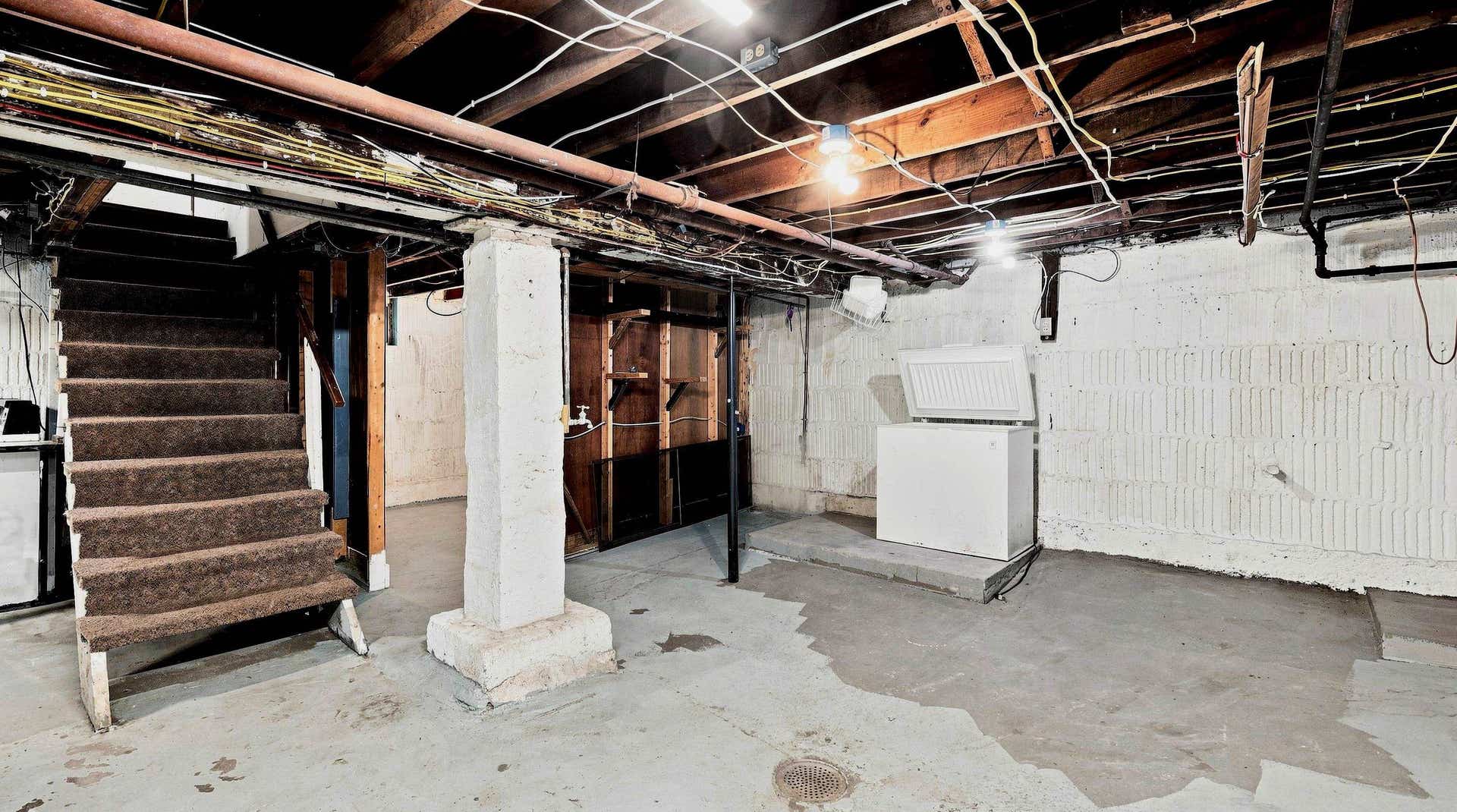 2821 Muscatine Street, Dubuque, IA 52001 2821 Muscatine Street, Dubuque, IA 52001