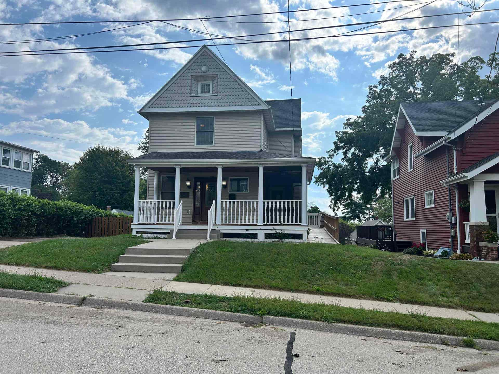 82 Alpine Street, Dubuque, IA 52001-7363 82 Alpine Street, Dubuque, IA 52001-7363