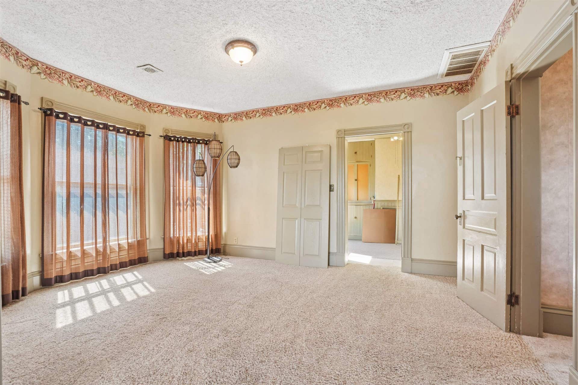 990 Grove Terrace, Dubuque, IA 52001 990 Grove Terrace, Dubuque, IA 52001