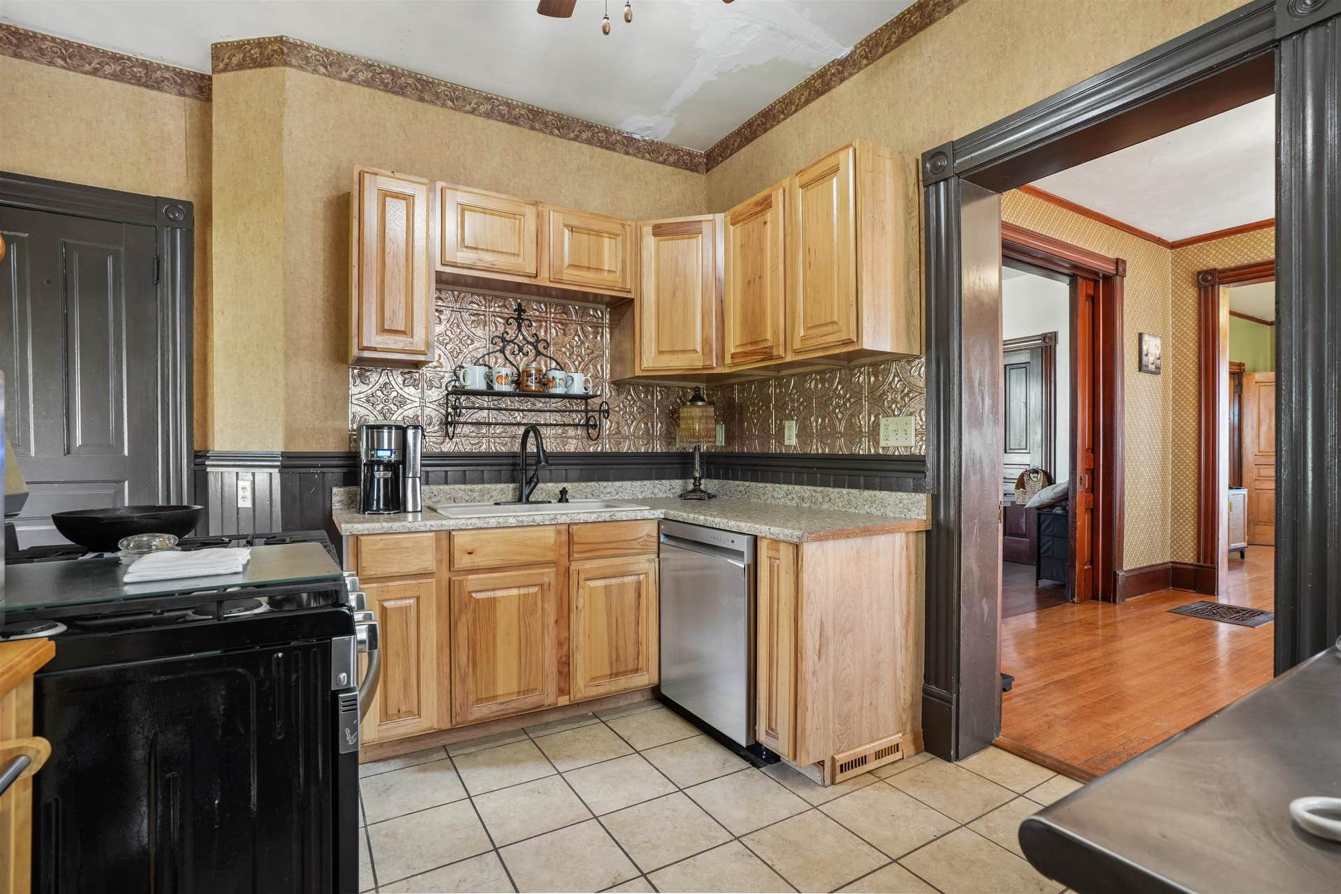 990 Grove Terrace, Dubuque, IA 52001 990 Grove Terrace, Dubuque, IA 52001