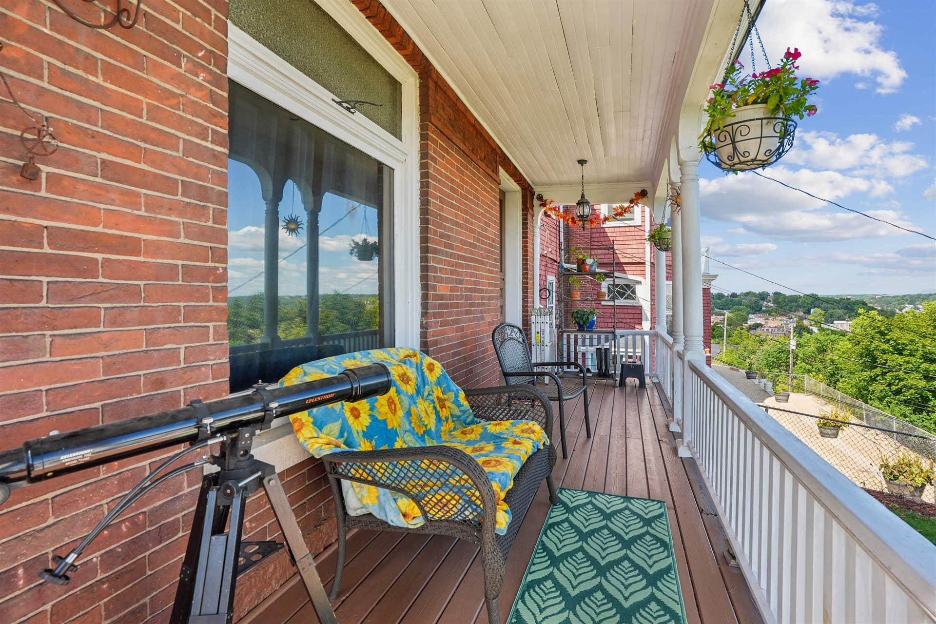 990 Grove Terrace, Dubuque, IA 52001 990 Grove Terrace, Dubuque, IA 52001