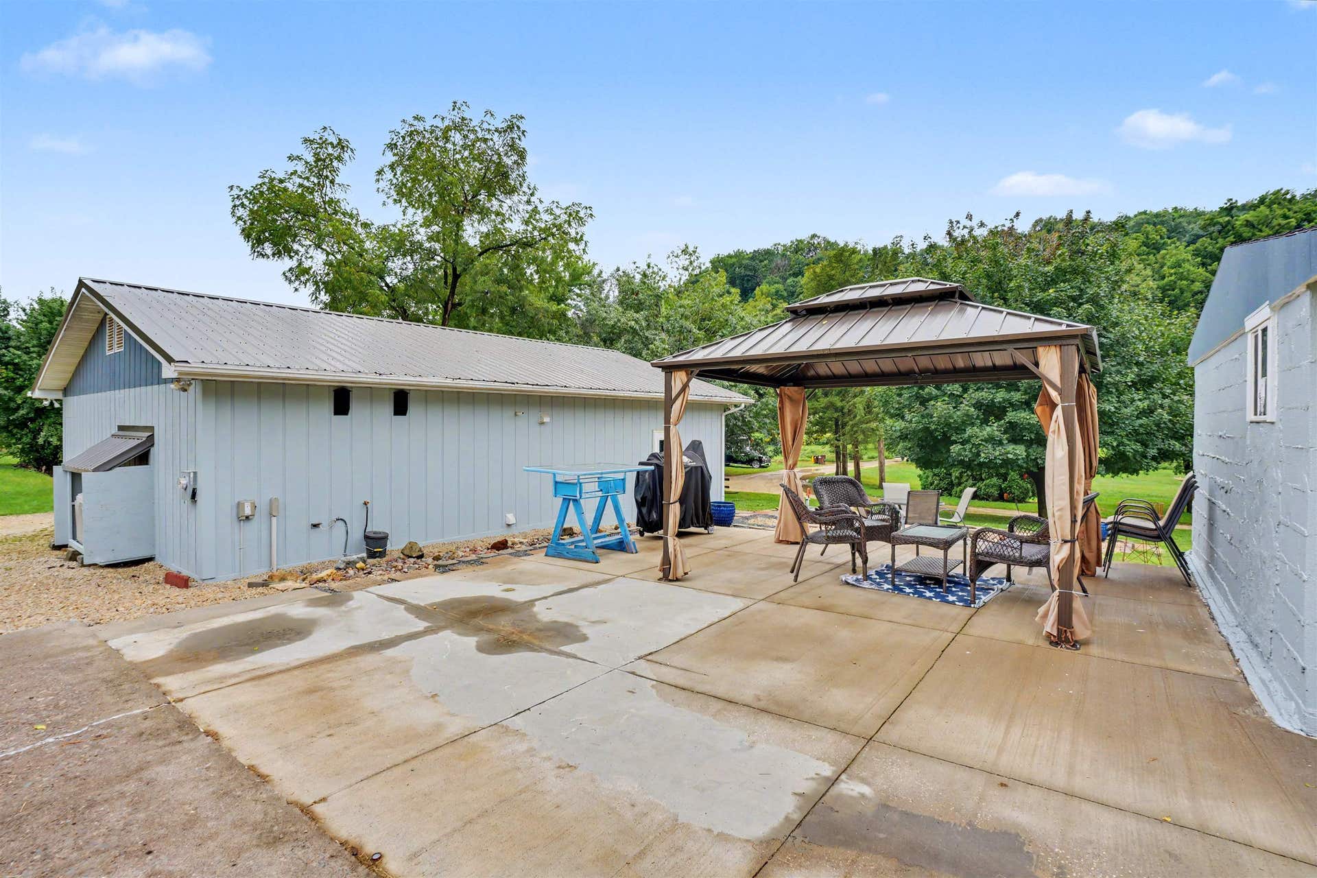 9091 River Lane, Dubuque, IA 52003 9091 River Lane, Dubuque, IA 52003
