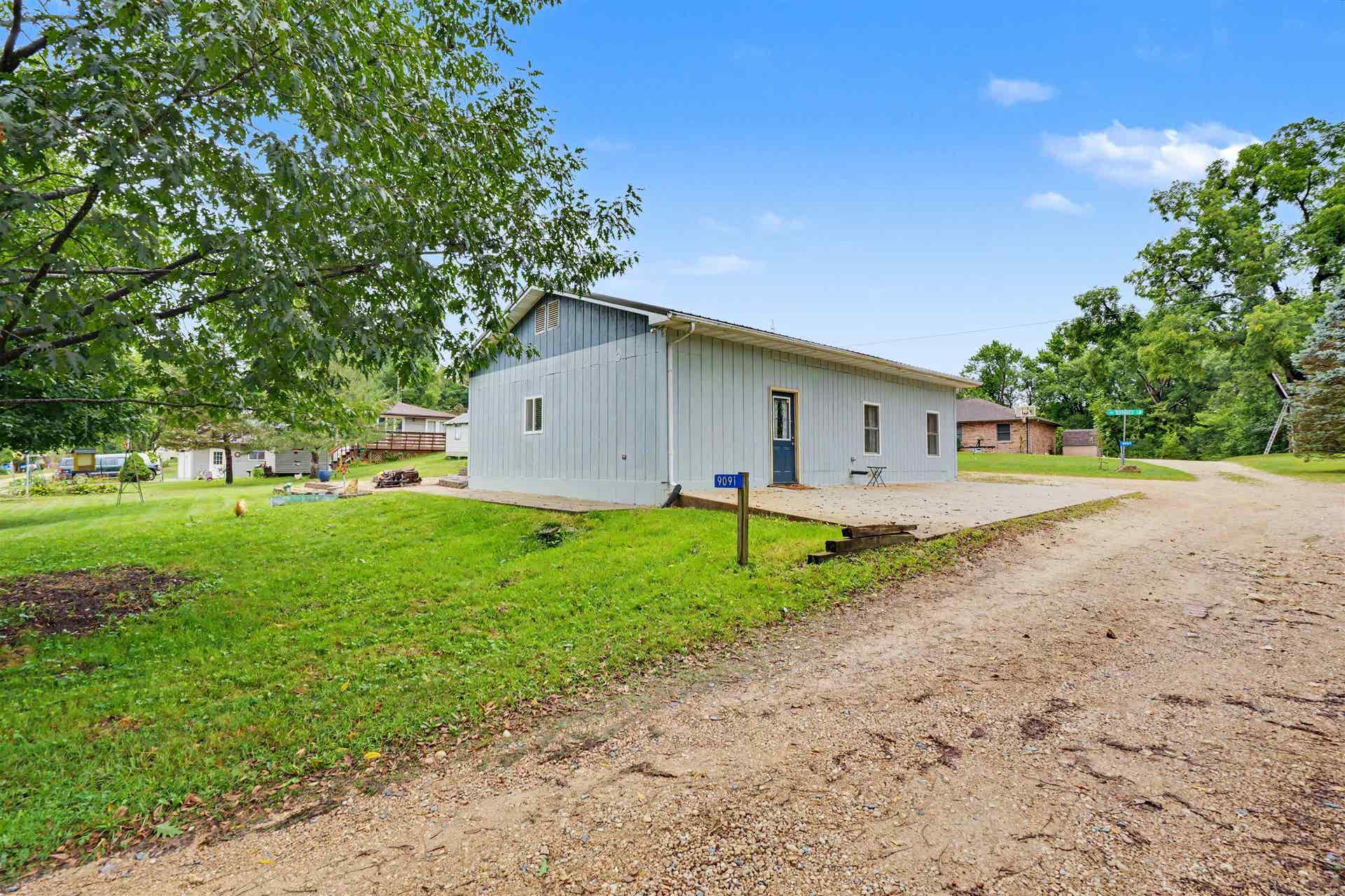 9091 River Lane, Dubuque, IA 52003 9091 River Lane, Dubuque, IA 52003