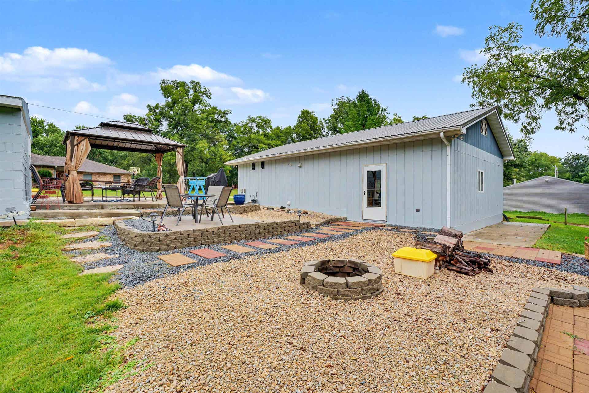 9091 River Lane, Dubuque, IA 52003 9091 River Lane, Dubuque, IA 52003