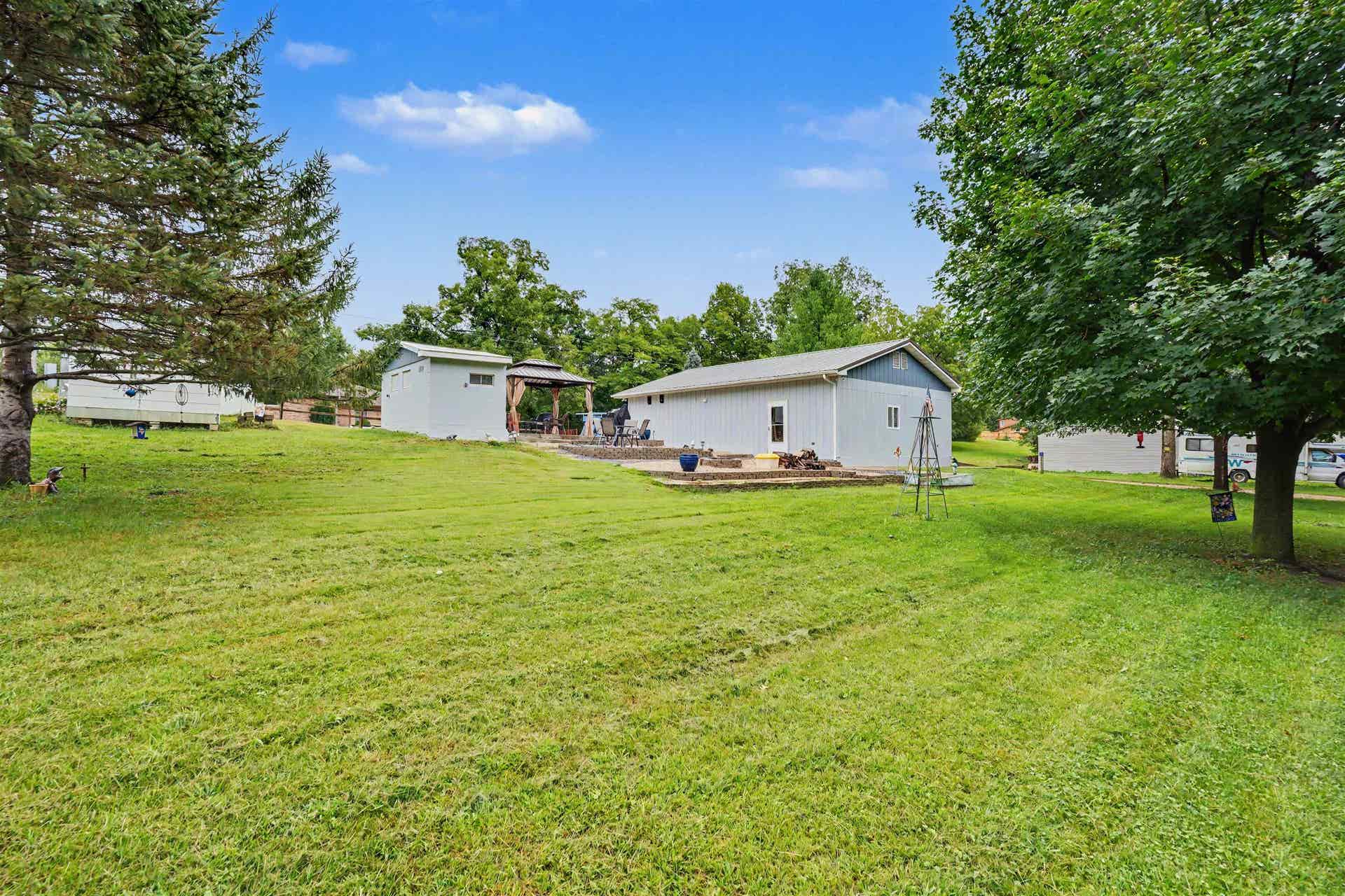 9091 River Lane, Dubuque, IA 52003 9091 River Lane, Dubuque, IA 52003