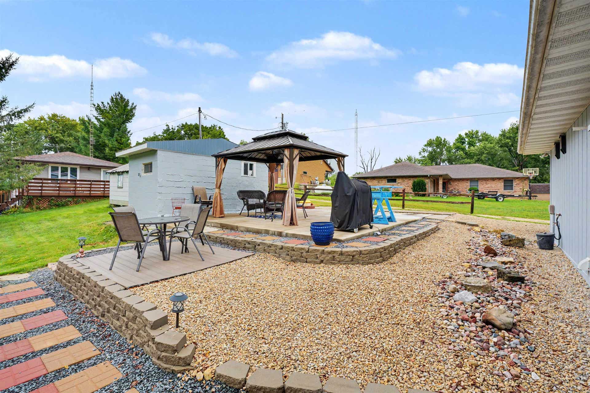 9091 River Lane, Dubuque, IA 52003 9091 River Lane, Dubuque, IA 52003