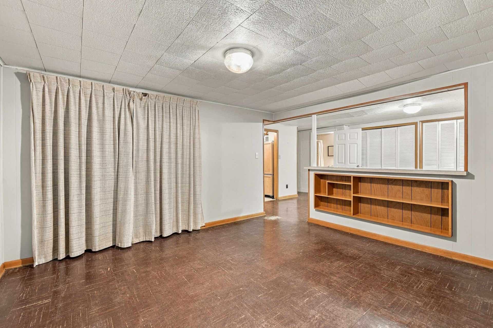 10920 Cascade Drive, Dubuque, IA 52003 10920 Cascade Drive, Dubuque, IA 52003
