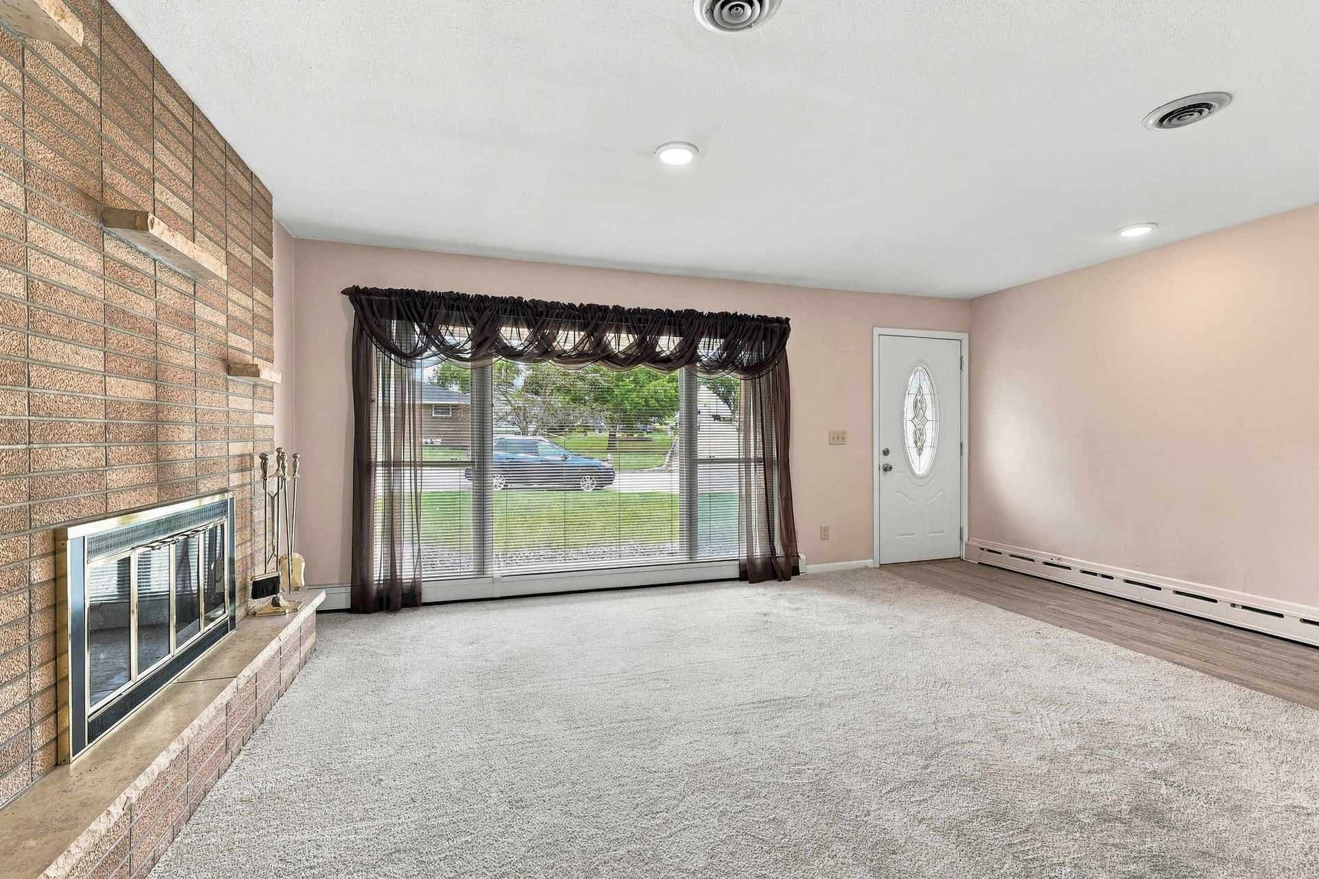 10920 Cascade Drive, Dubuque, IA 52003 10920 Cascade Drive, Dubuque, IA 52003