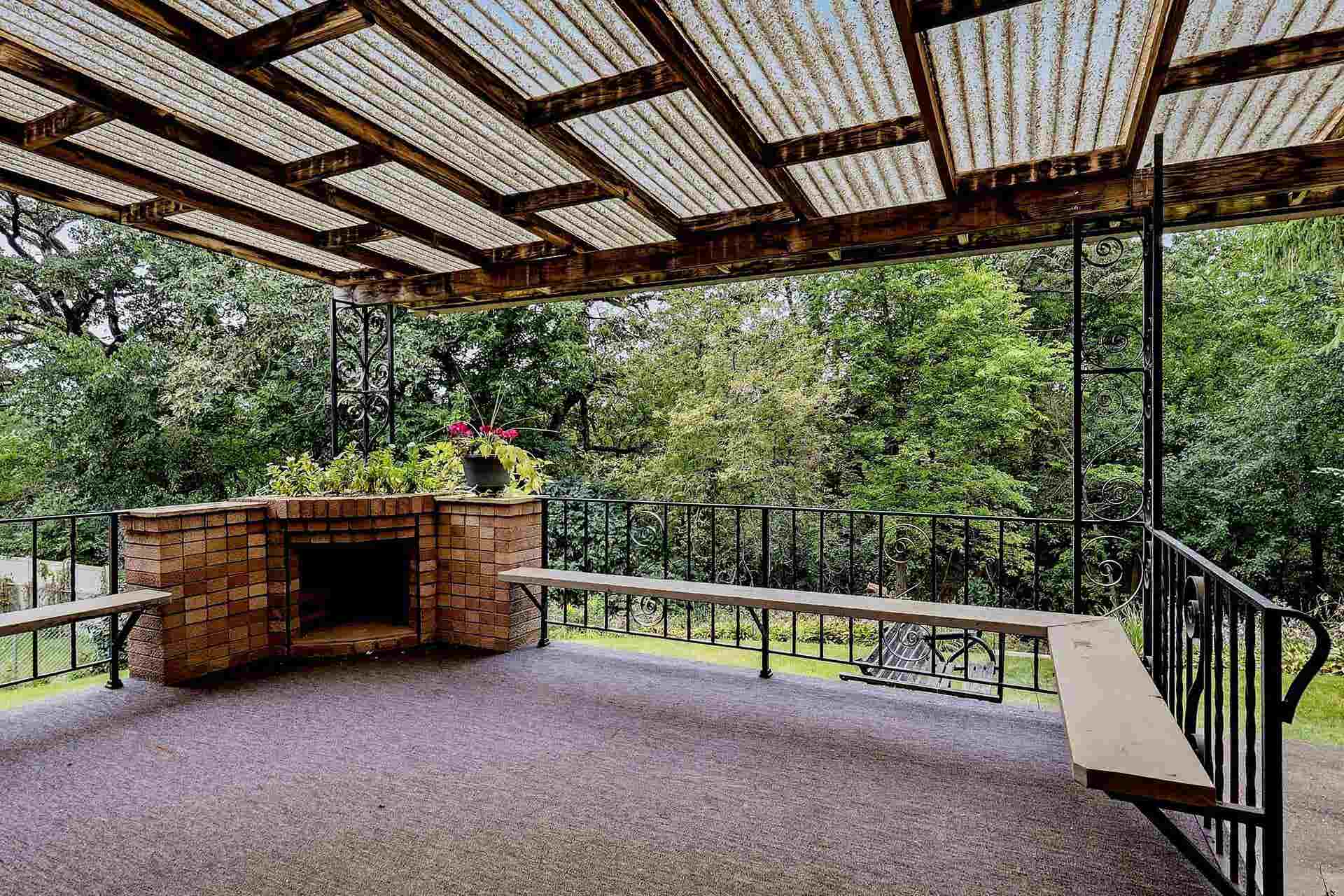 10920 Cascade Drive, Dubuque, IA 52003 10920 Cascade Drive, Dubuque, IA 52003