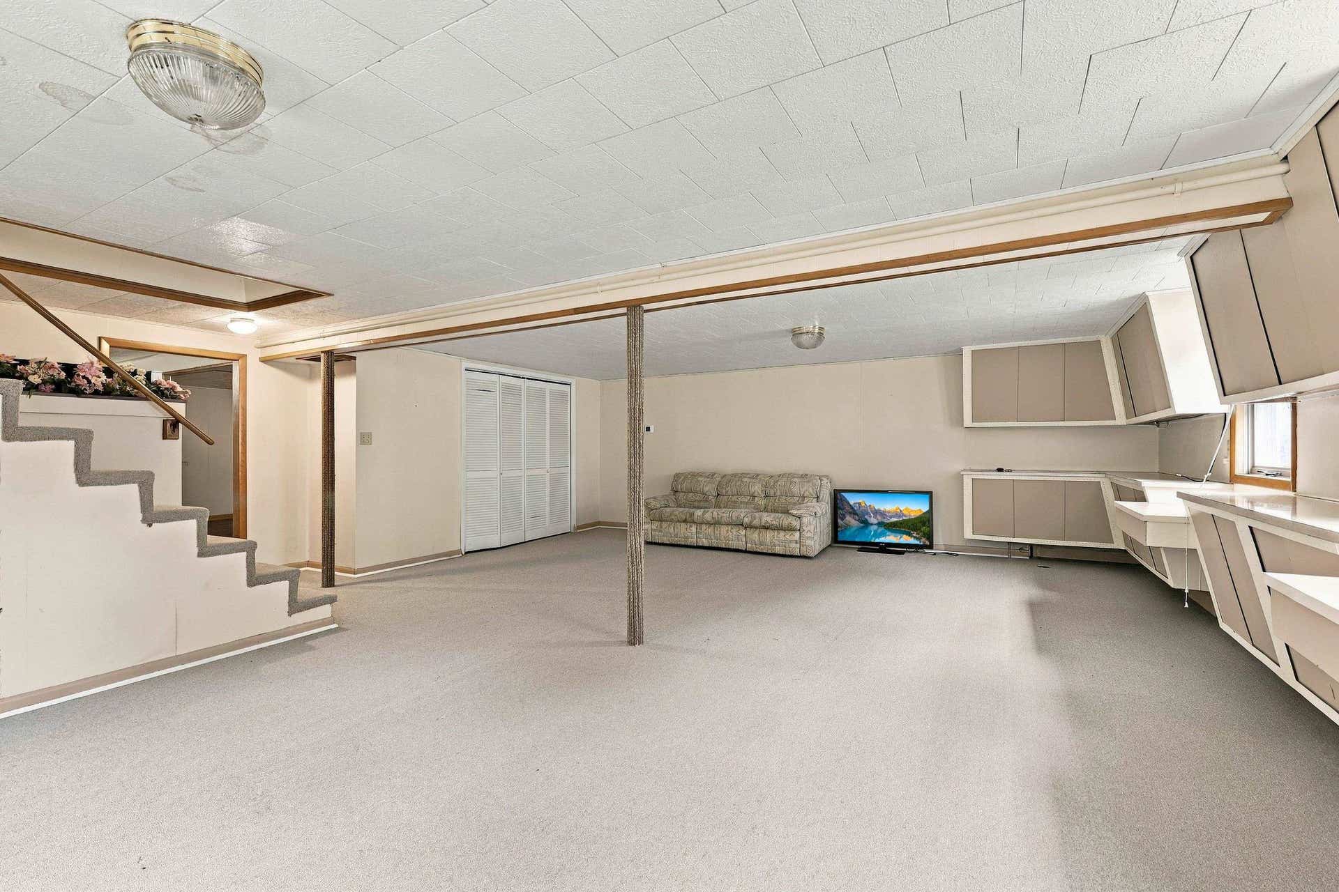 10920 Cascade Drive, Dubuque, IA 52003 10920 Cascade Drive, Dubuque, IA 52003