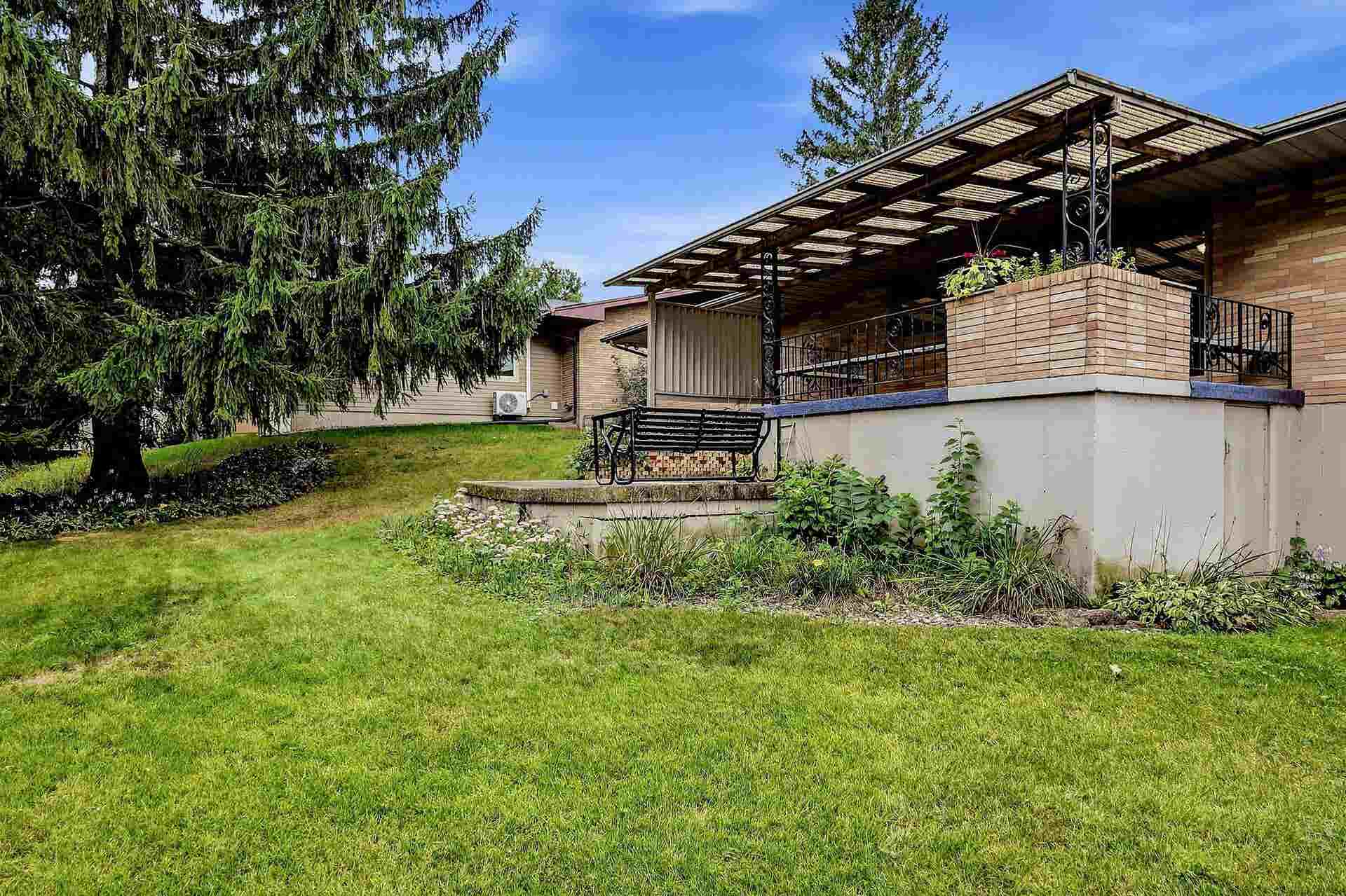 10920 Cascade Drive, Dubuque, IA 52003 10920 Cascade Drive, Dubuque, IA 52003
