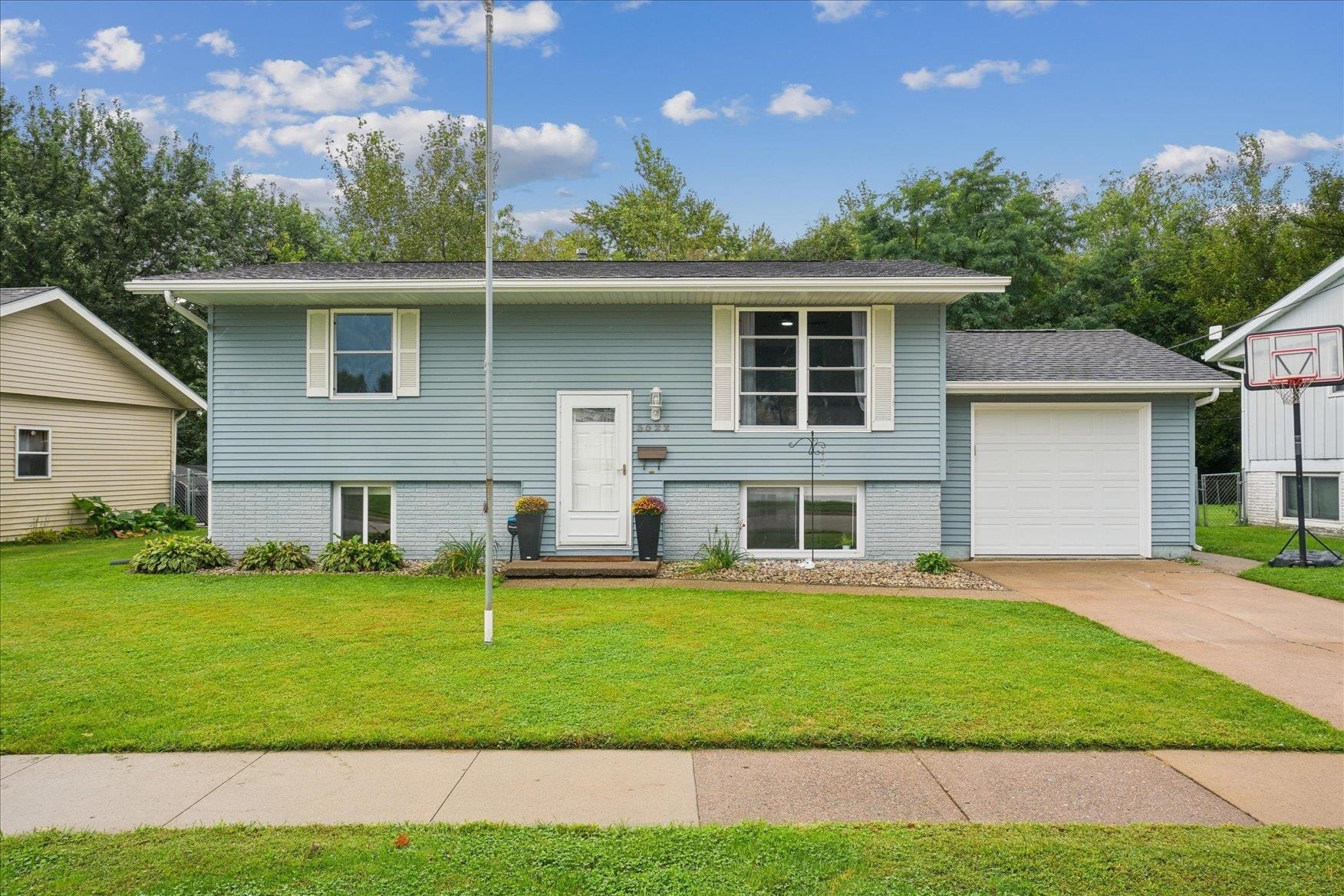 3522 Keymeer Drive, Dubuque, IA 52002 3522 Keymeer Drive, Dubuque, IA 52002