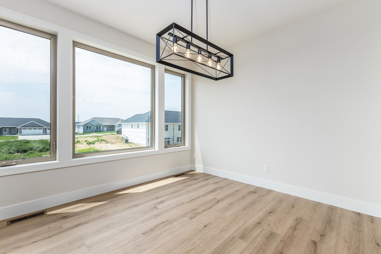 383 Gavin Circle, Peosta, IA 52068 383 Gavin Circle, Peosta, IA 52068